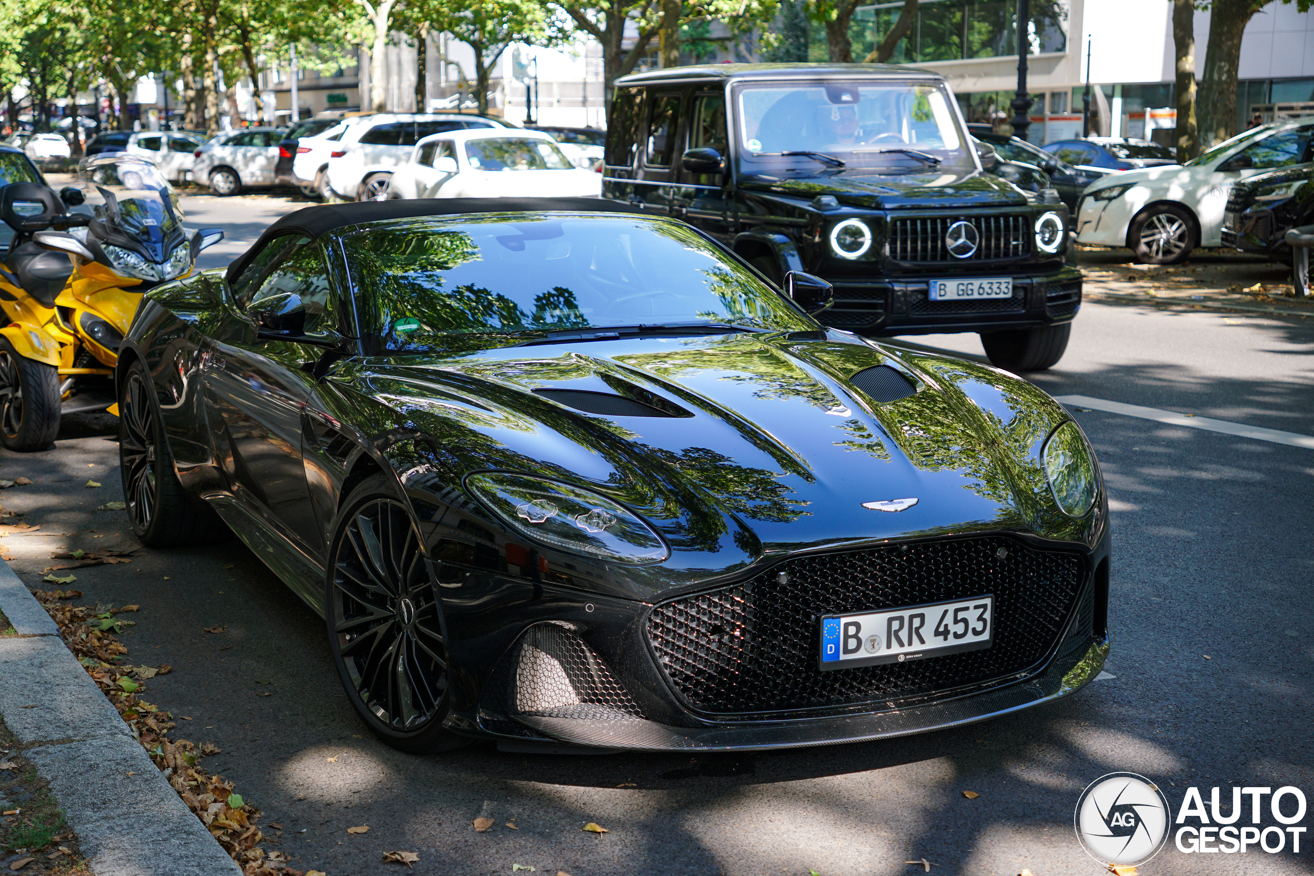 Aston Martin DBS Superleggera Volante