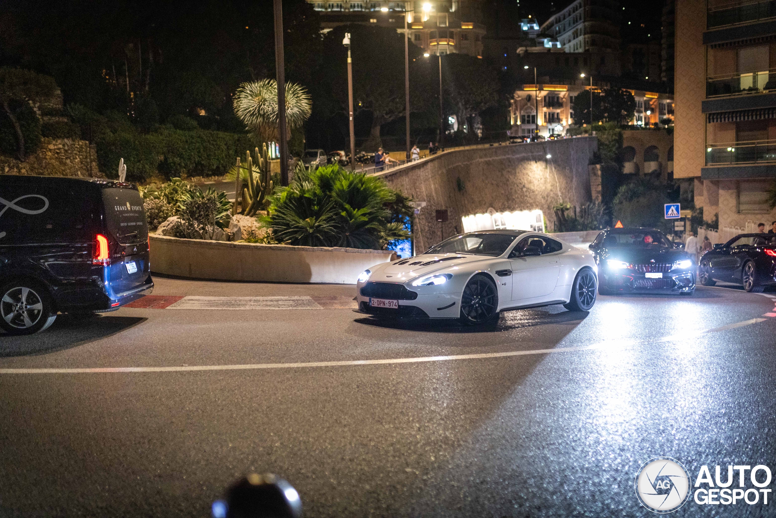 Aston Martin V12 Vantage S AMR