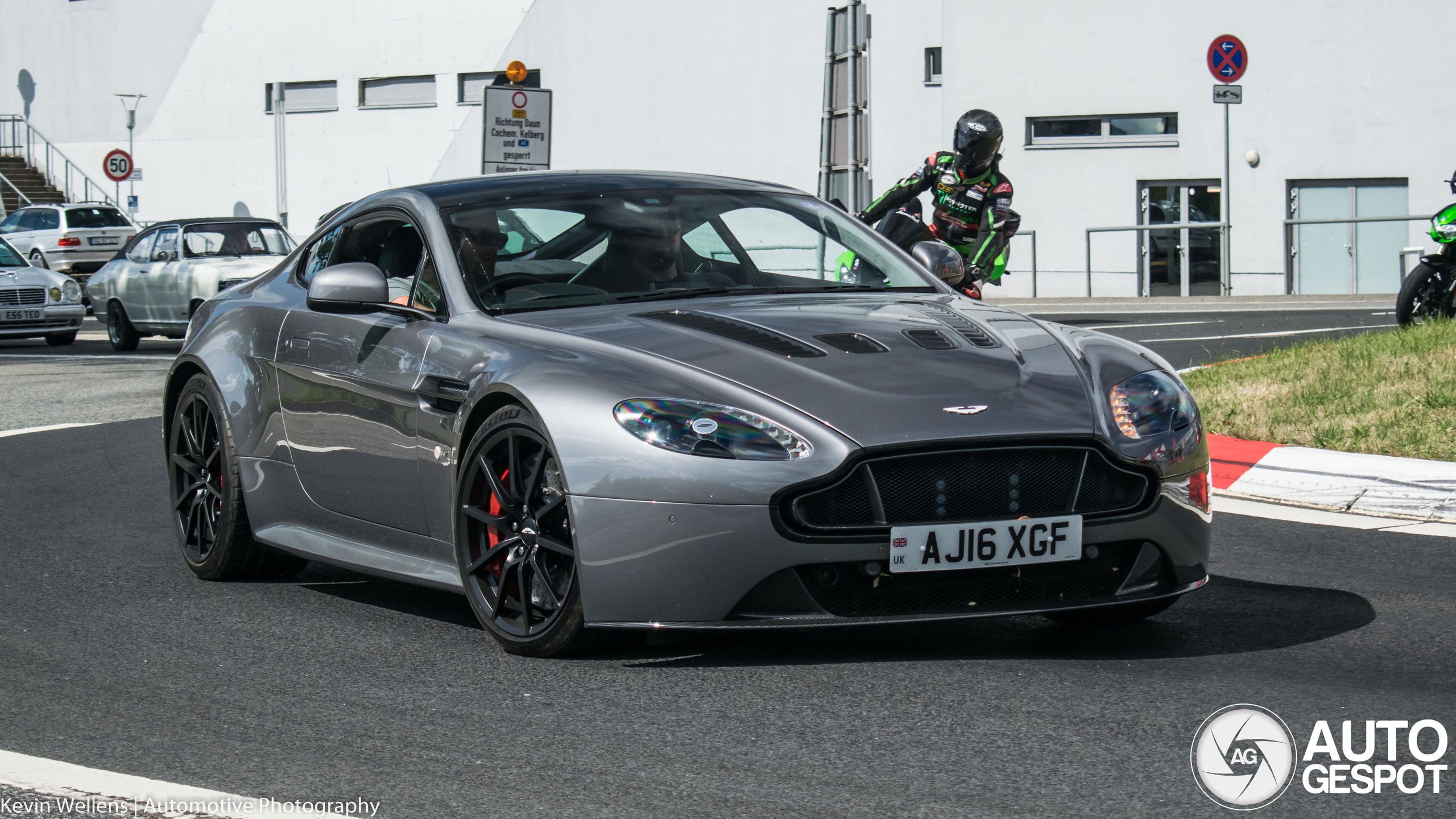 Aston Martin V12 Vantage S