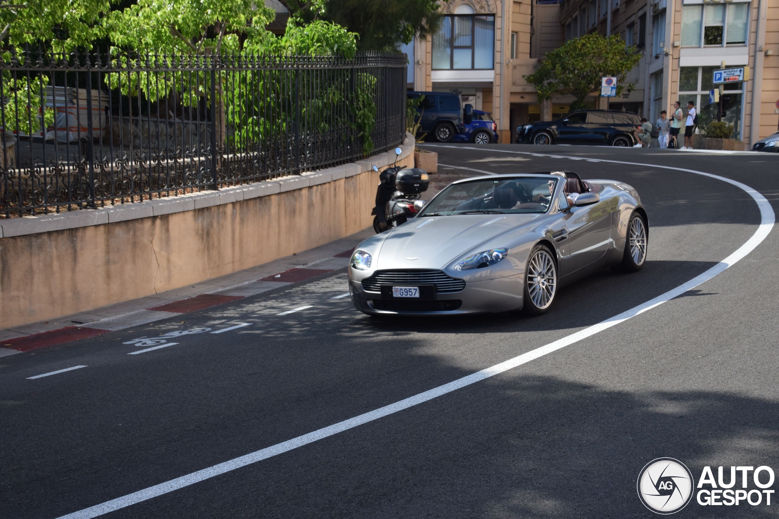 Aston Martin V8 Vantage Roadster