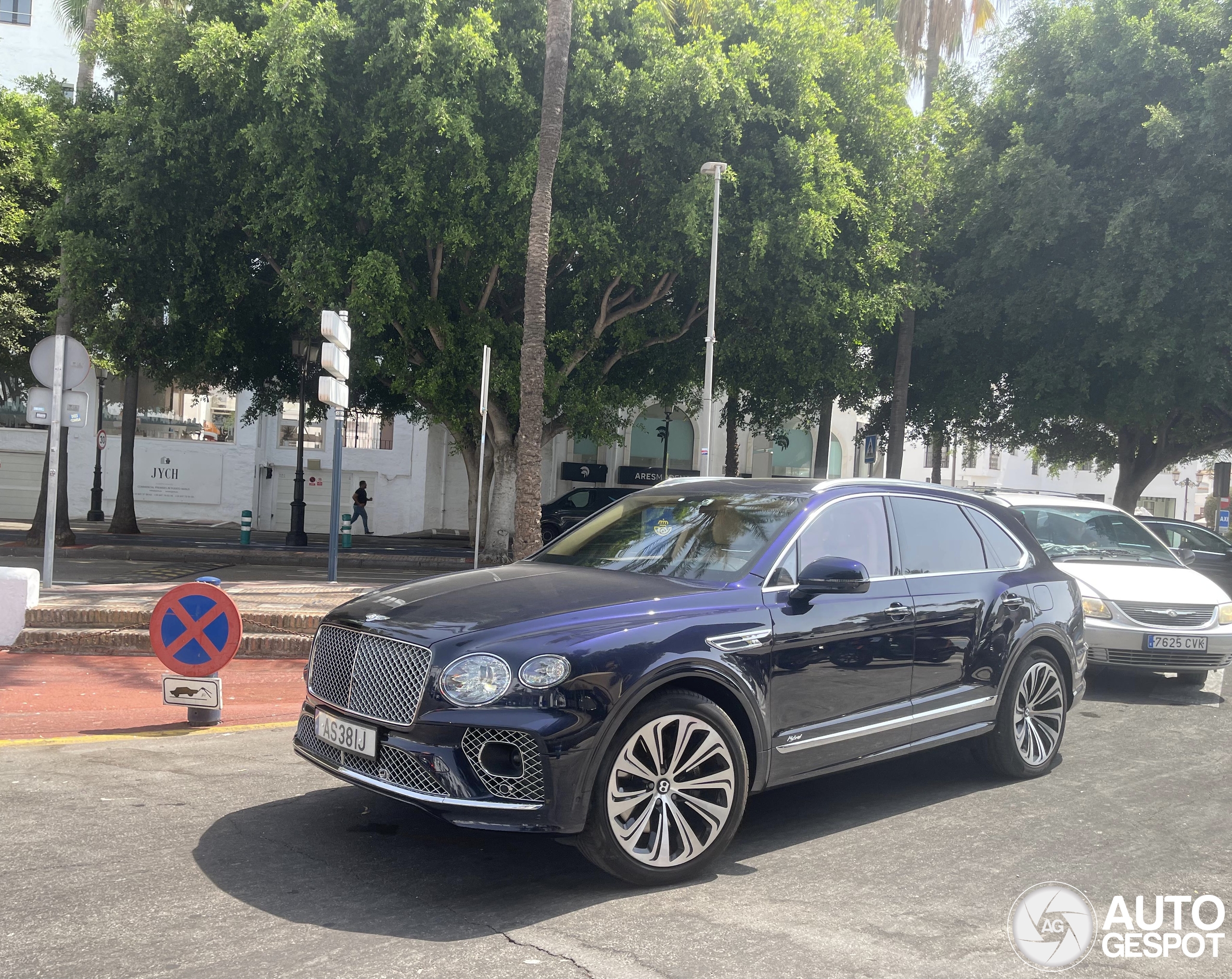 Bentley Bentayga Hybrid 2021