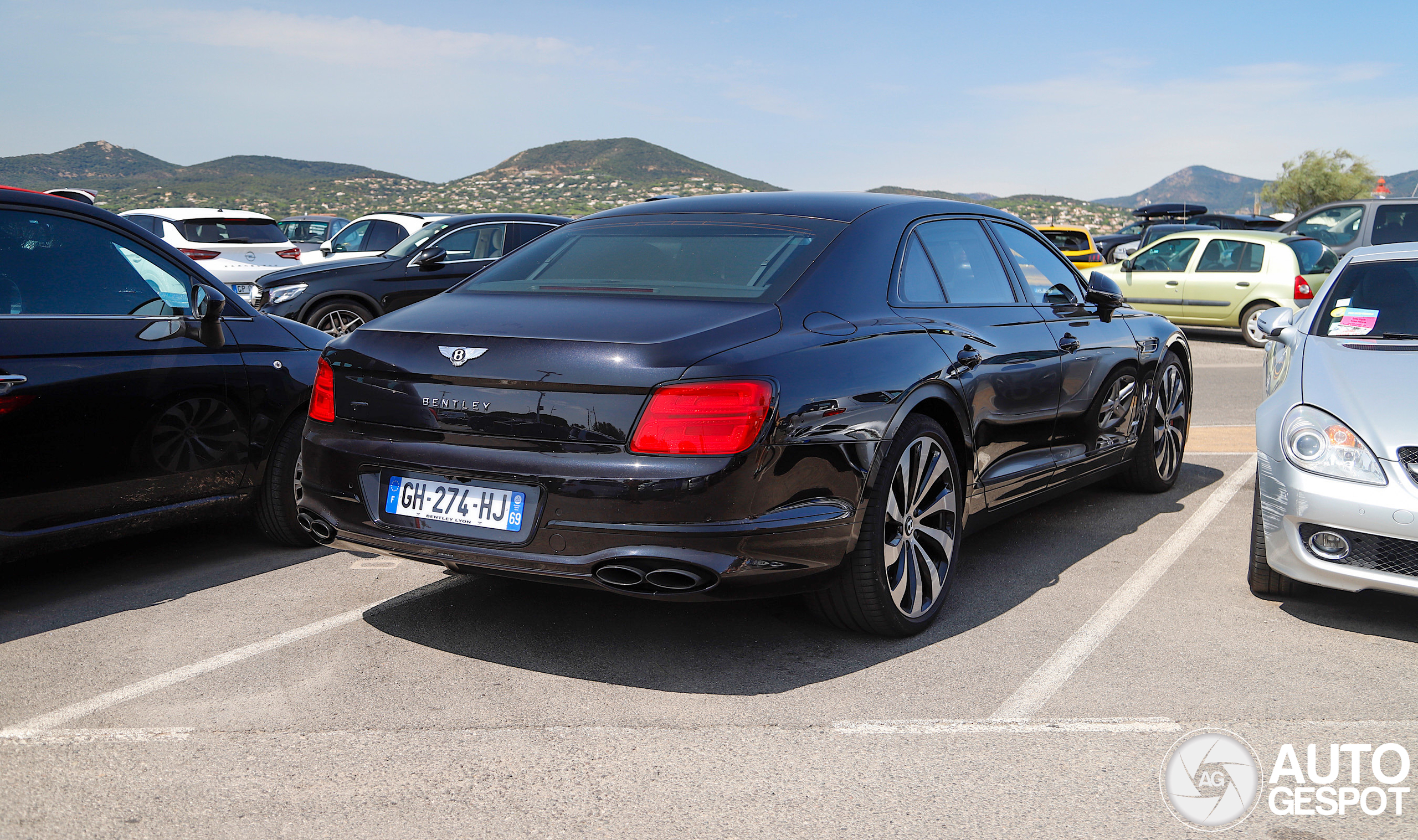 Bentley Flying Spur Hybrid