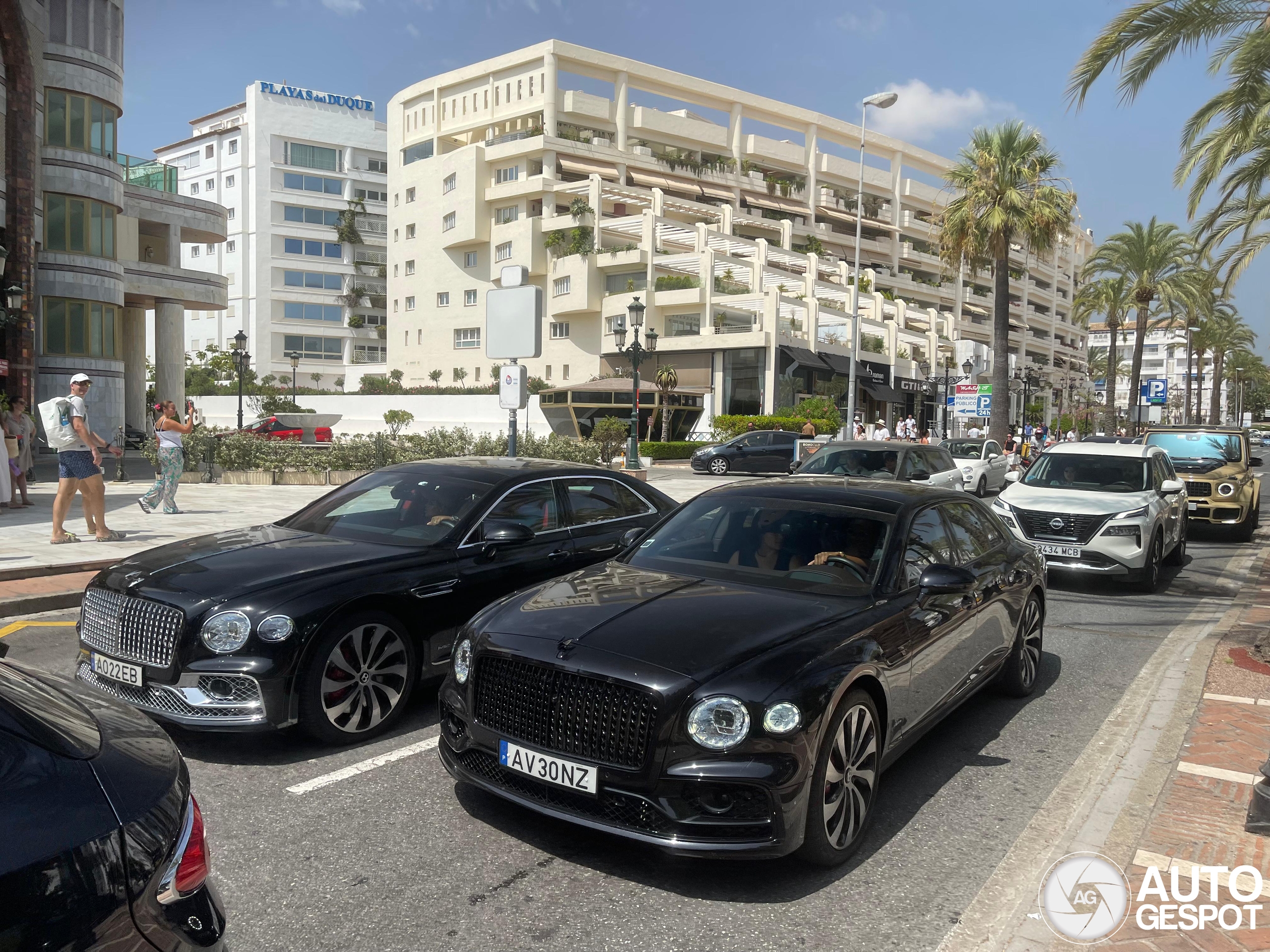 Bentley Flying Spur Hybrid Azure