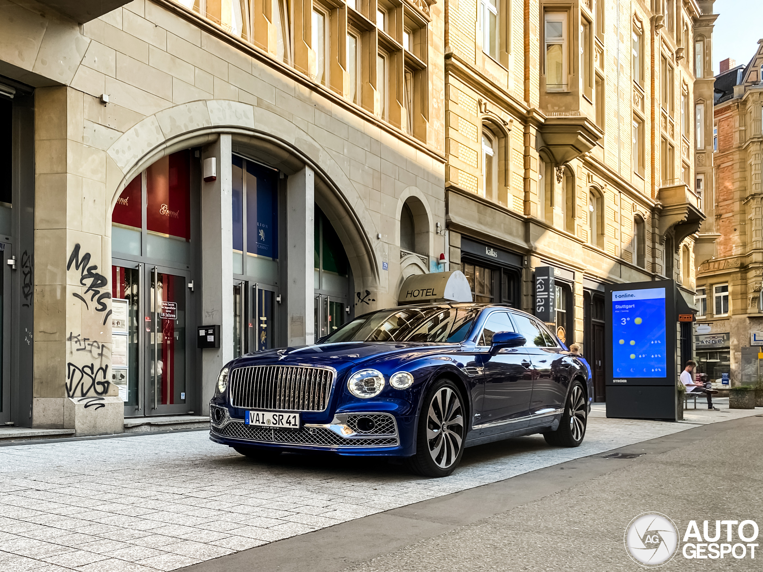 Bentley Flying Spur V8 Azure