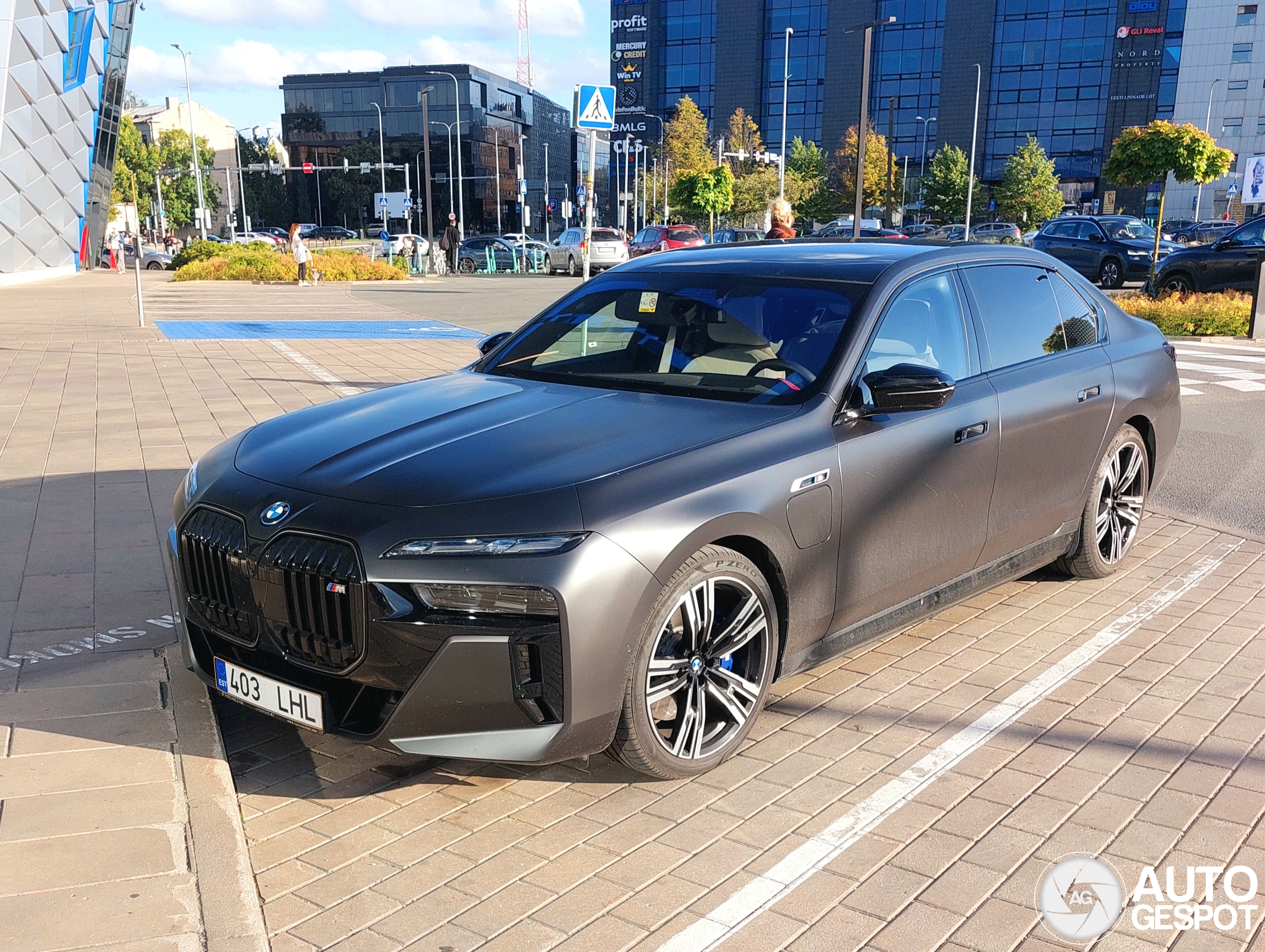 BMW M760e xDrive