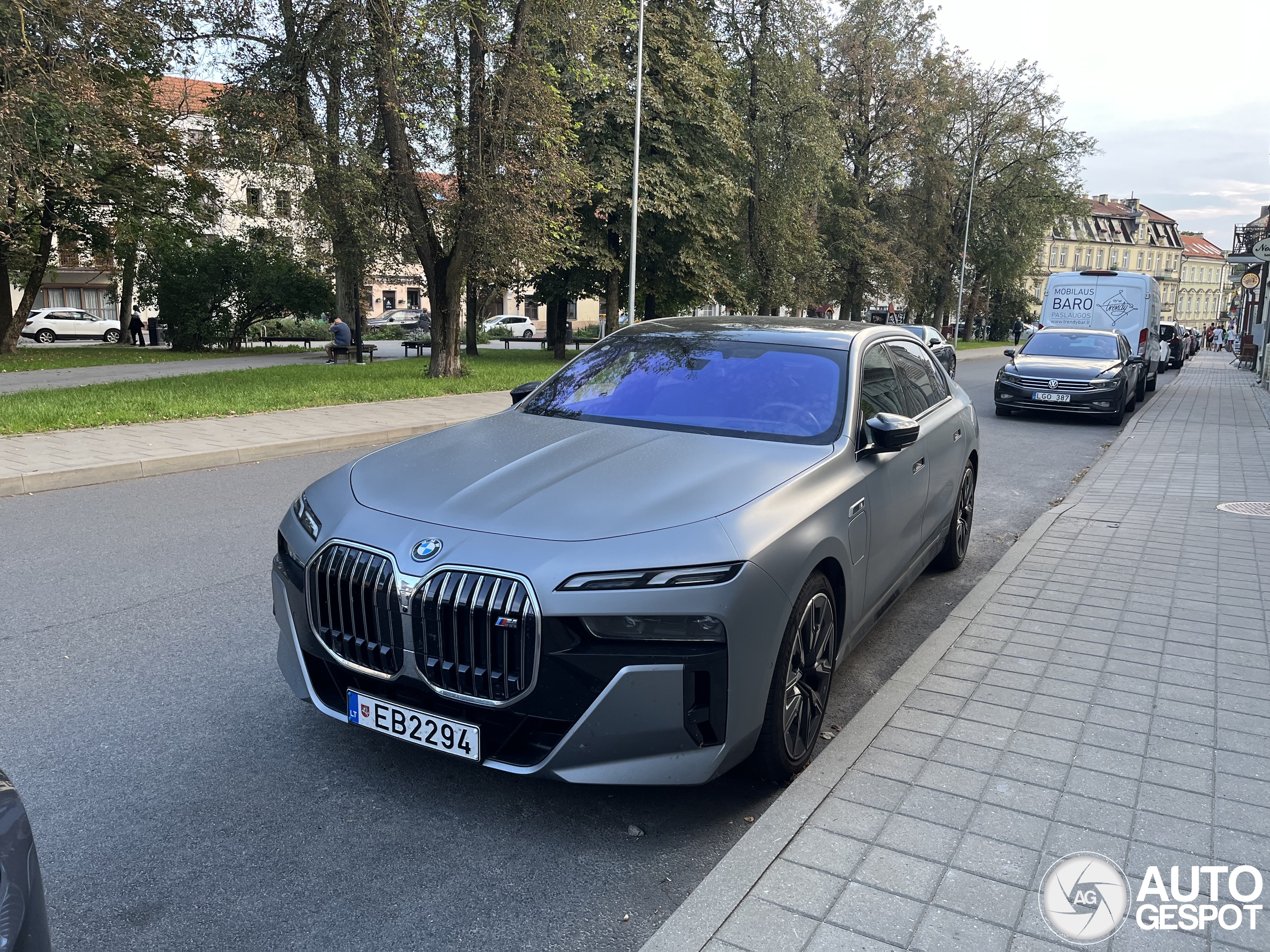 BMW M760e xDrive