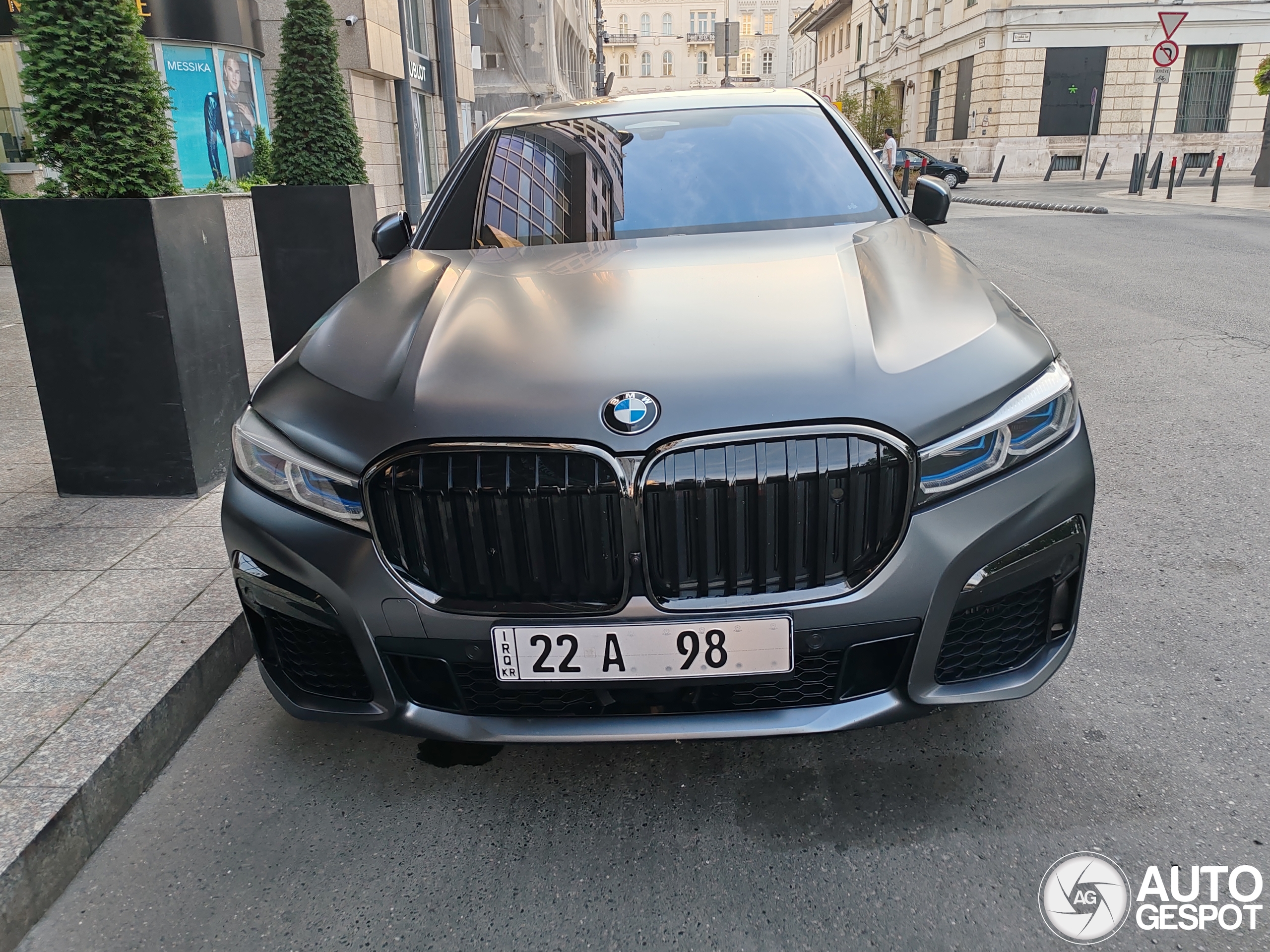 BMW M760Li xDrive 2019