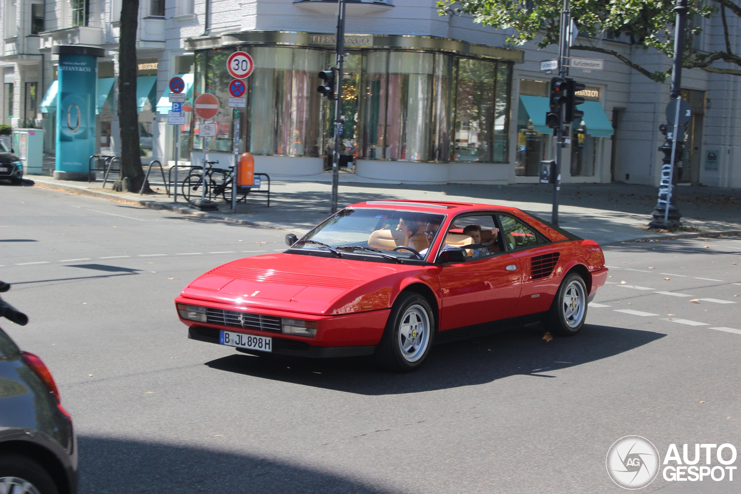 Ferrari Mondial 3.2