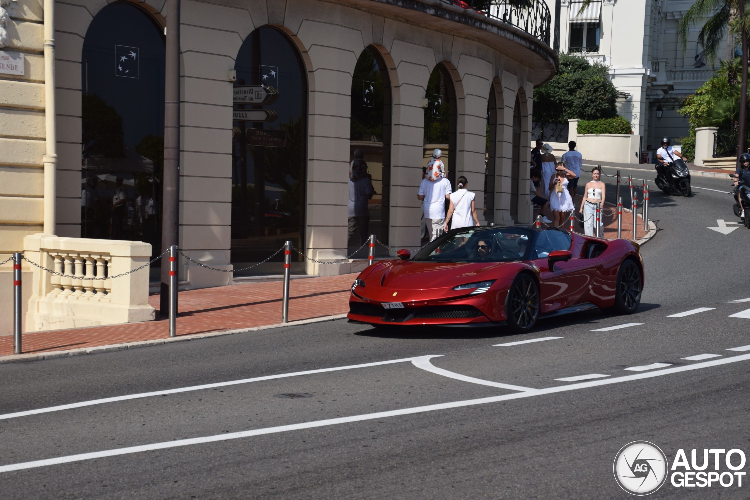 Ferrari SF90 Spider