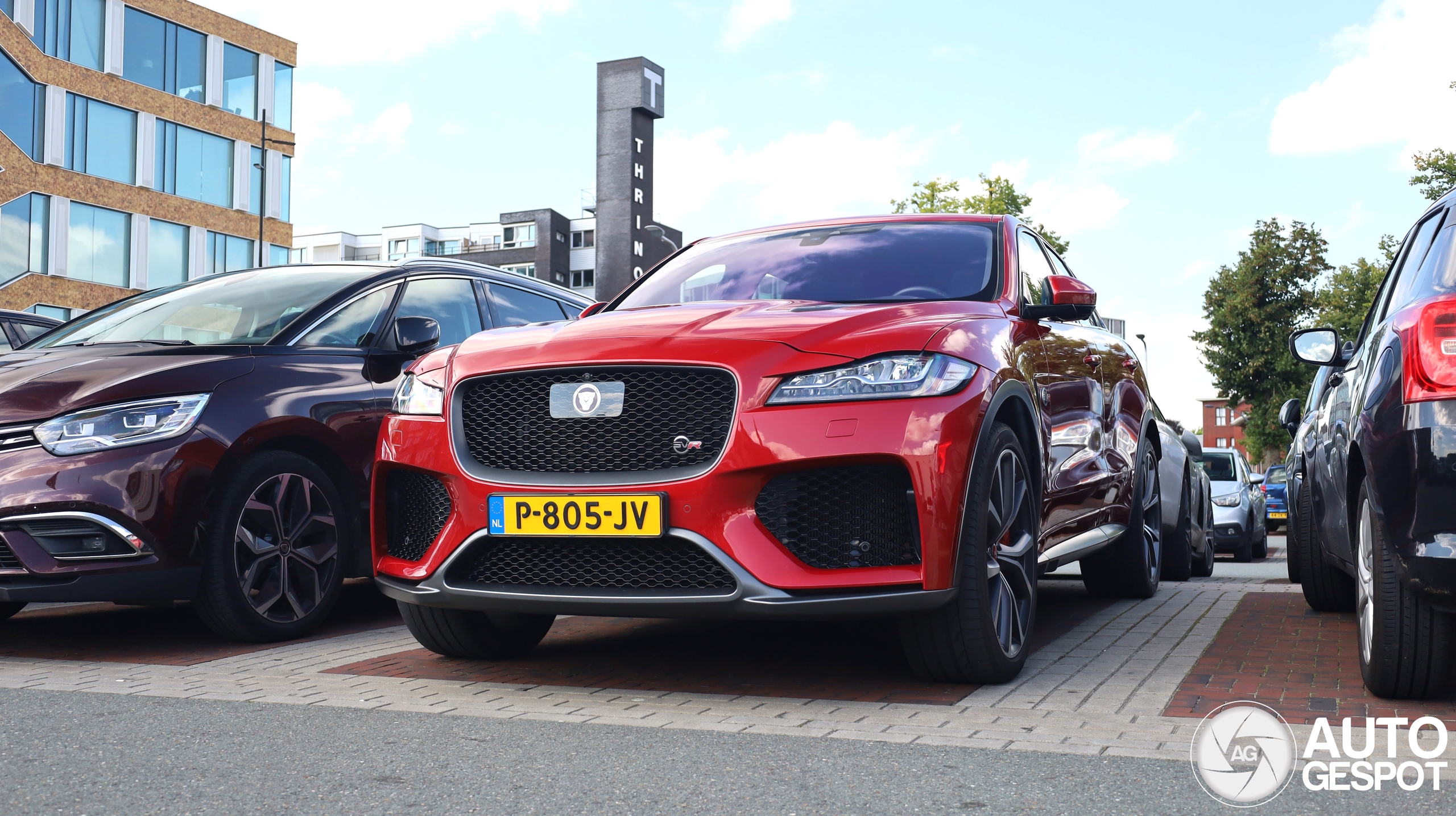 Jaguar F-PACE SVR