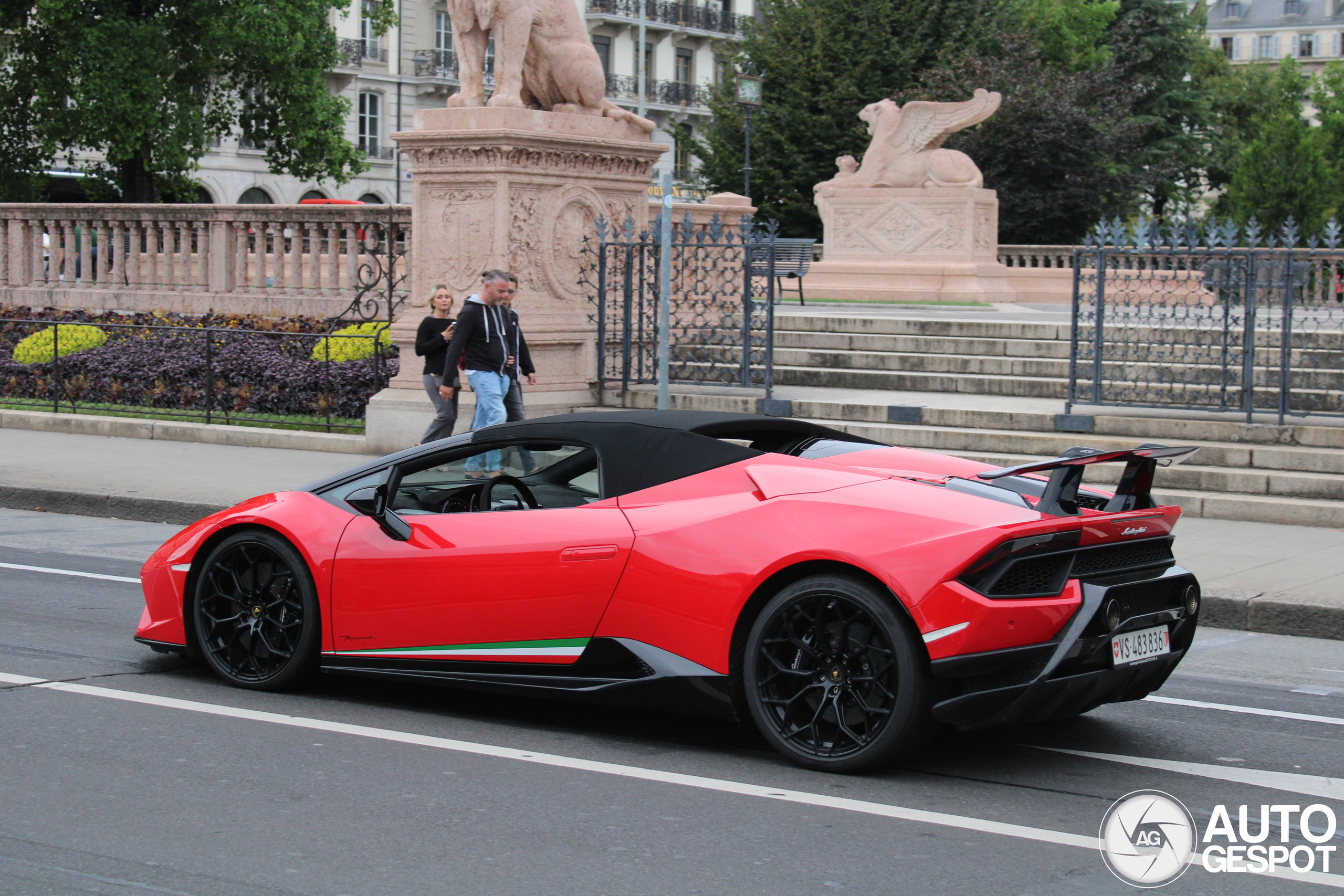 Lamborghini Huracán LP640-4 Performante Spyder