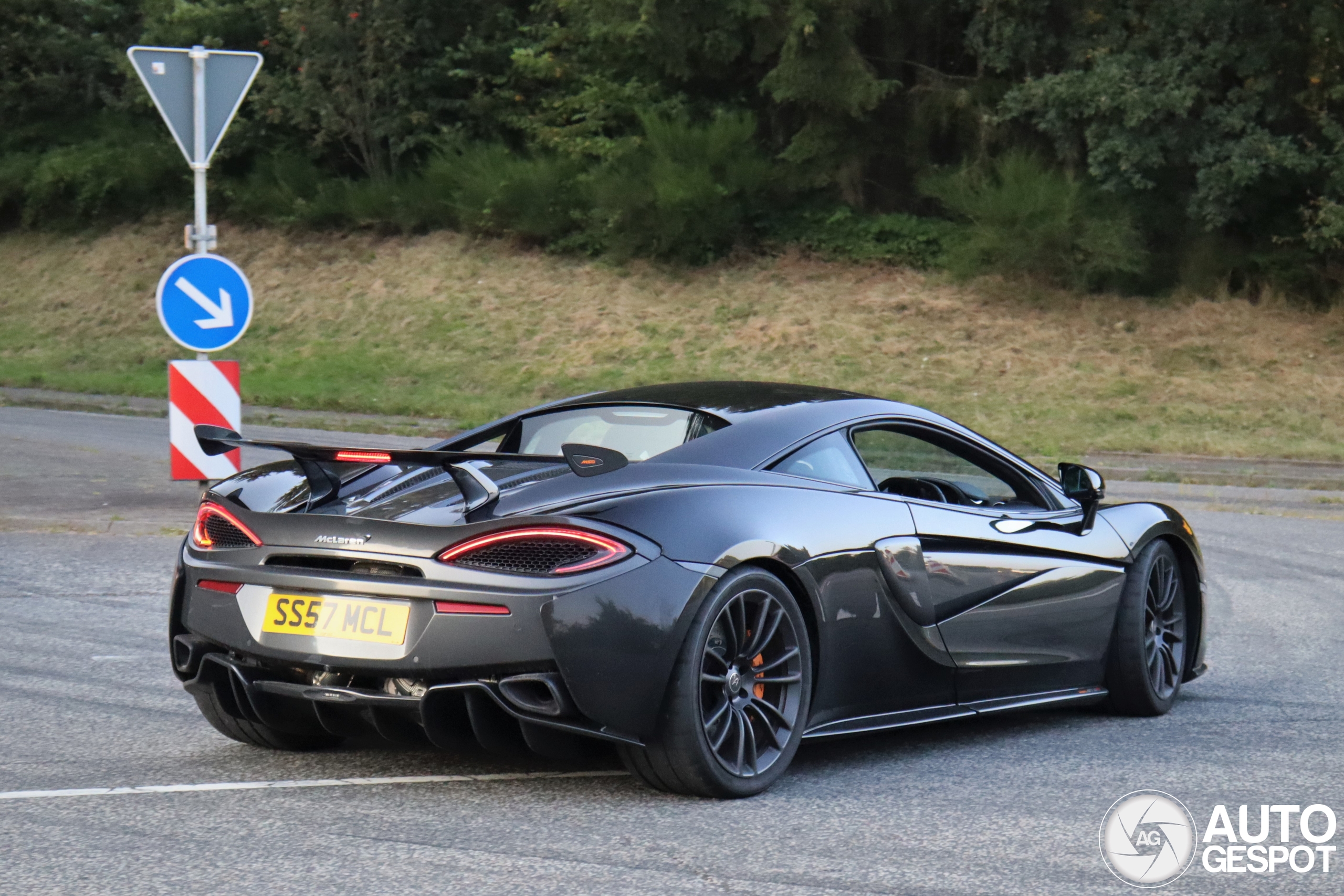 McLaren 570S