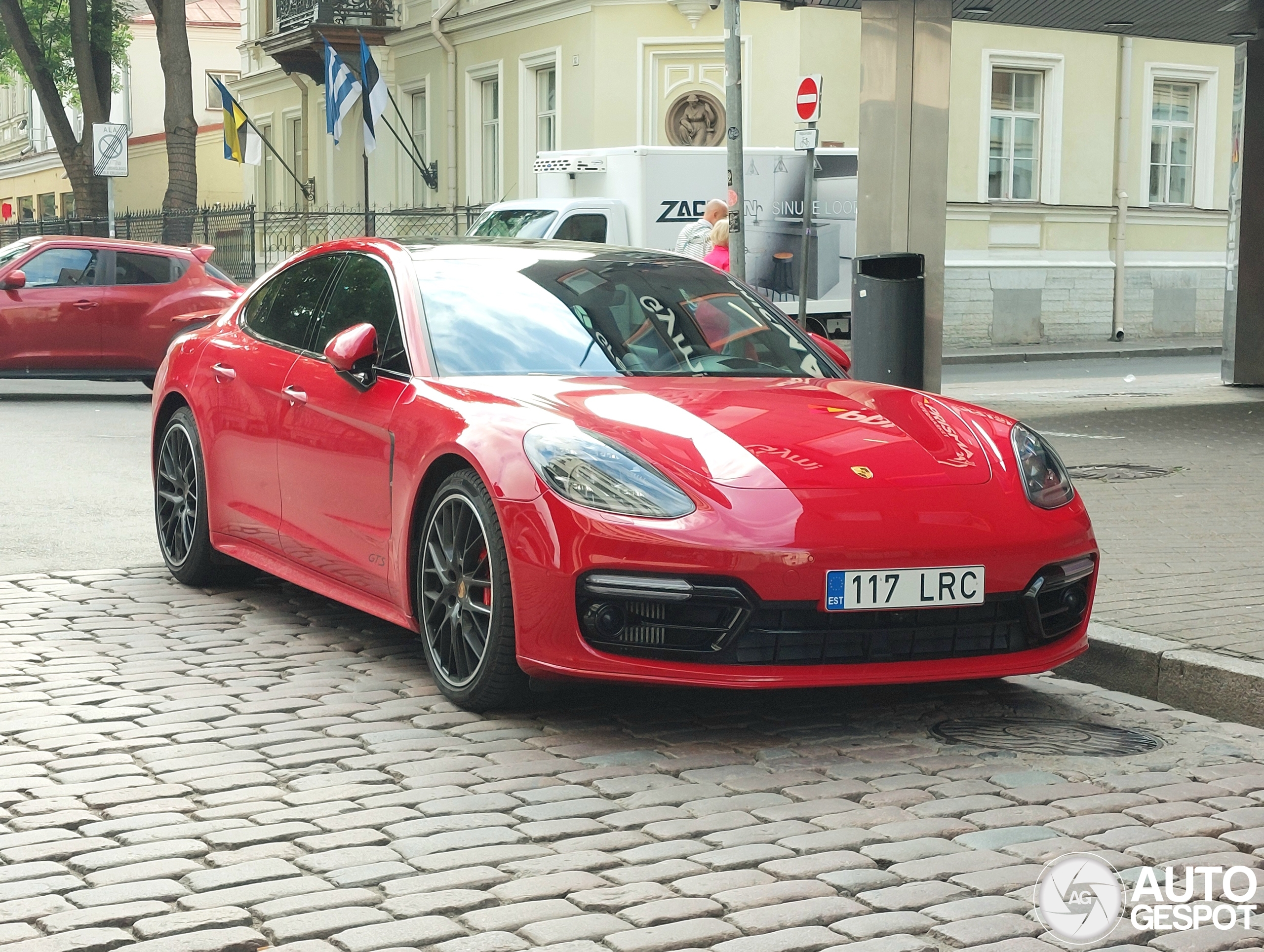 Porsche 971 Panamera GTS MkI