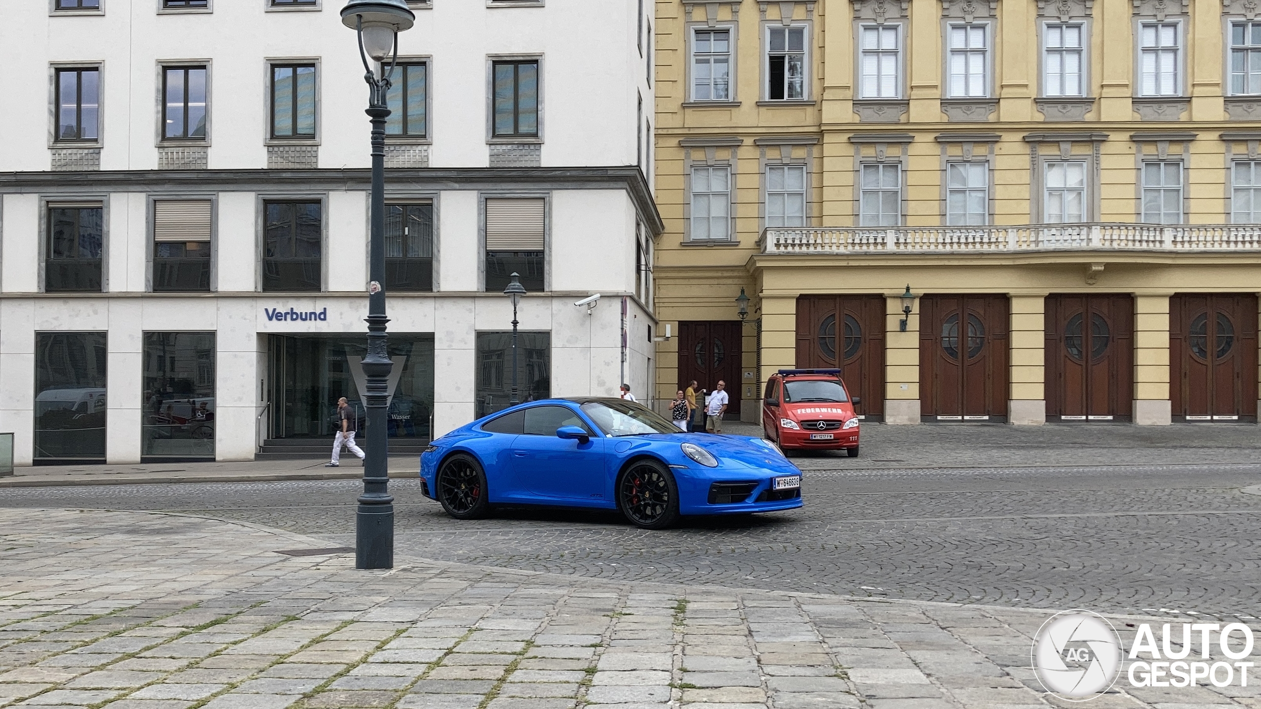 Porsche 992 Carrera 4 GTS