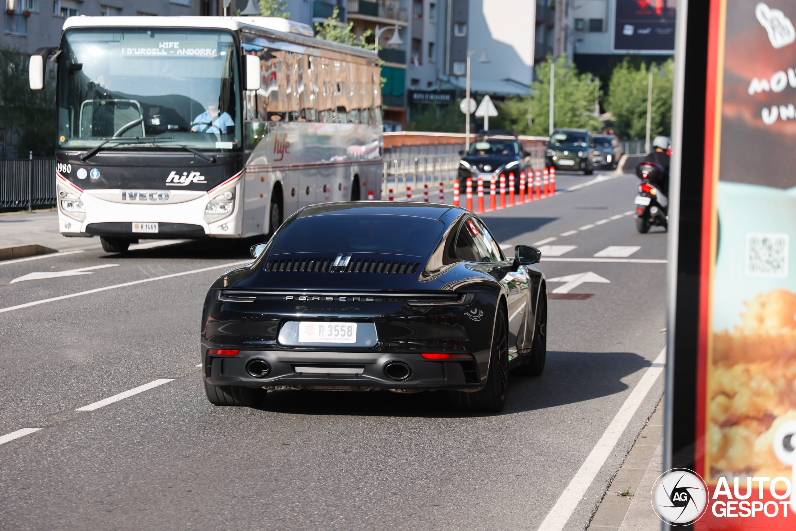 Porsche 992 Carrera 4 GTS