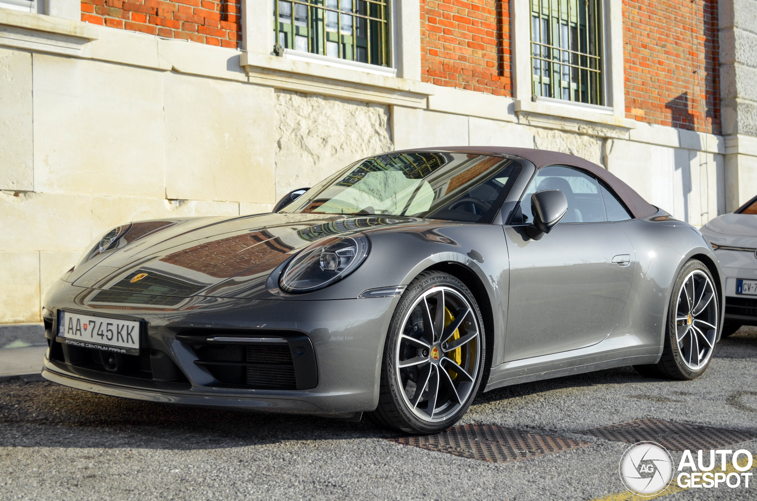 Porsche 992 Carrera 4 GTS Cabriolet