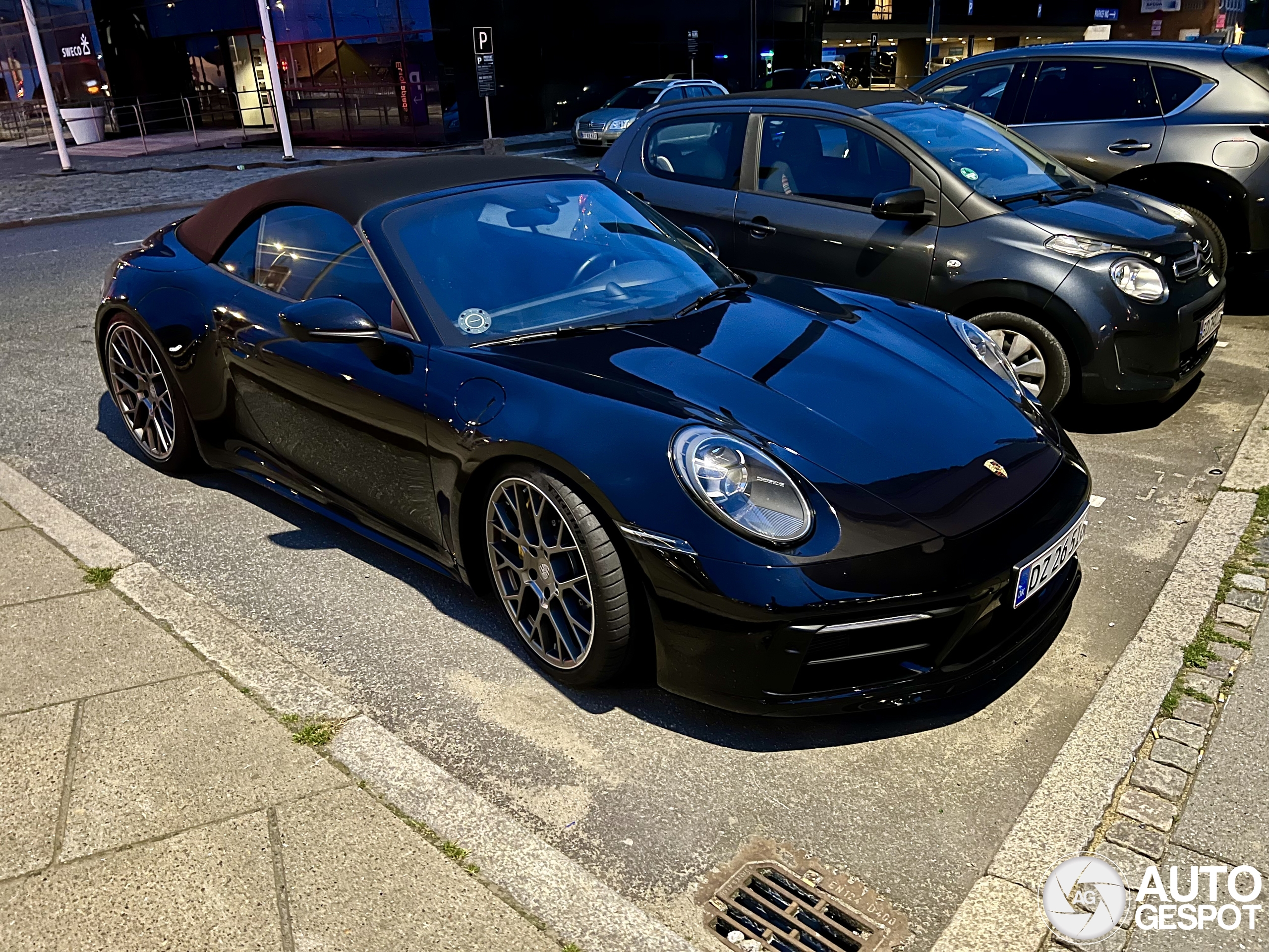 Porsche 992 Carrera 4S Cabriolet