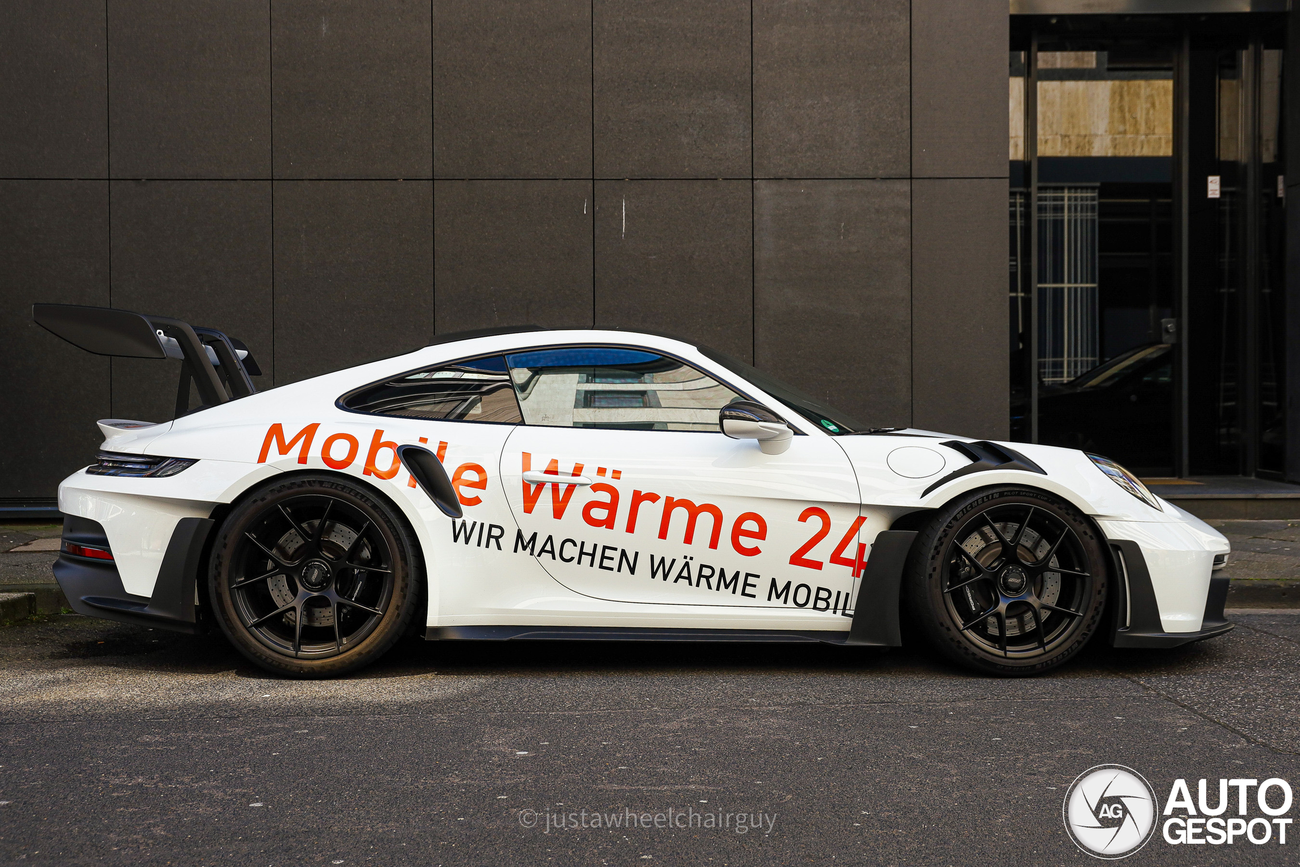 Porsche 992 GT3 RS Weissach Package