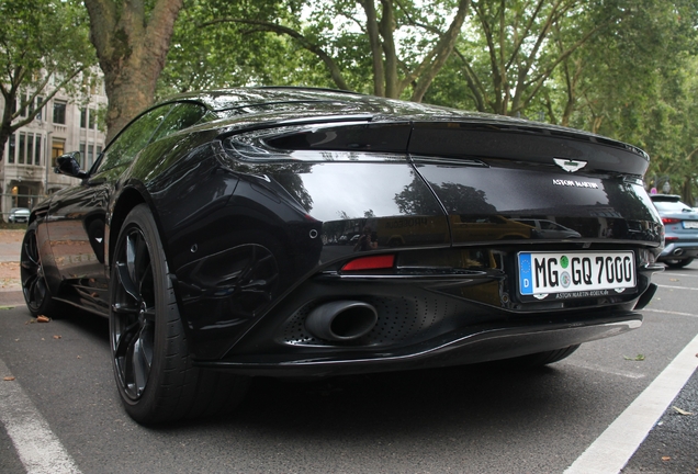 Aston Martin DB11 AMR