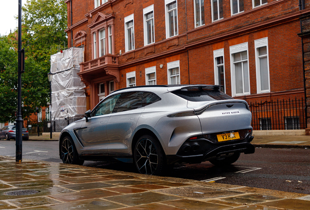 Aston Martin DBX707