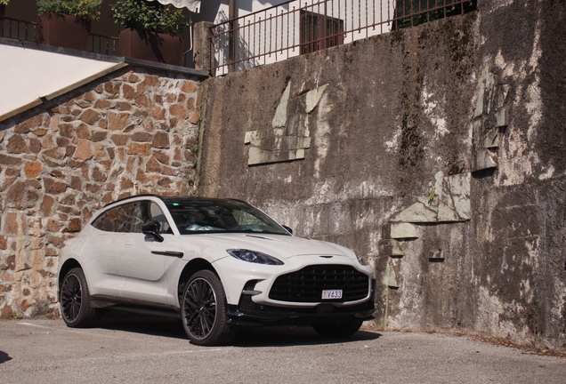 Aston Martin DBX707