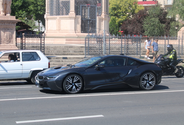 BMW i8