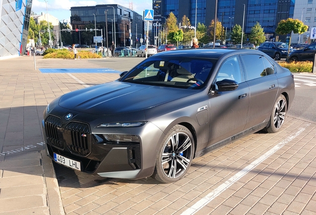 BMW M760e xDrive