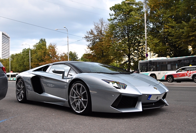 Lamborghini Aventador LP700-4 Roadster