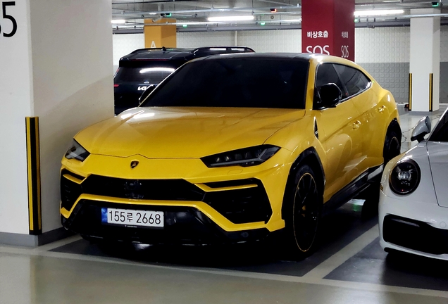 Lamborghini Urus