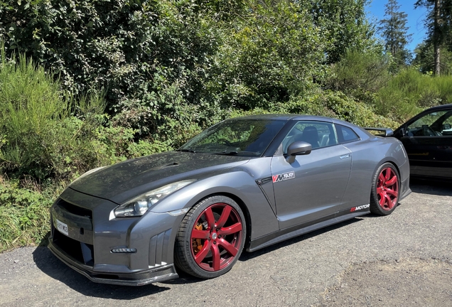 Nissan GT-R