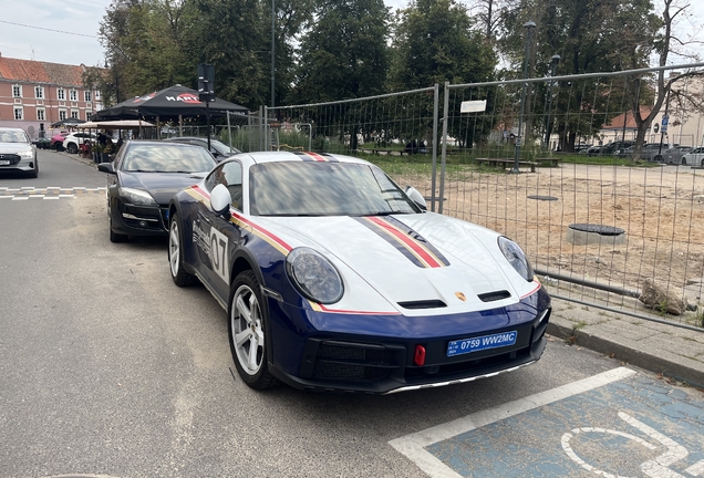 Porsche 992 Dakar