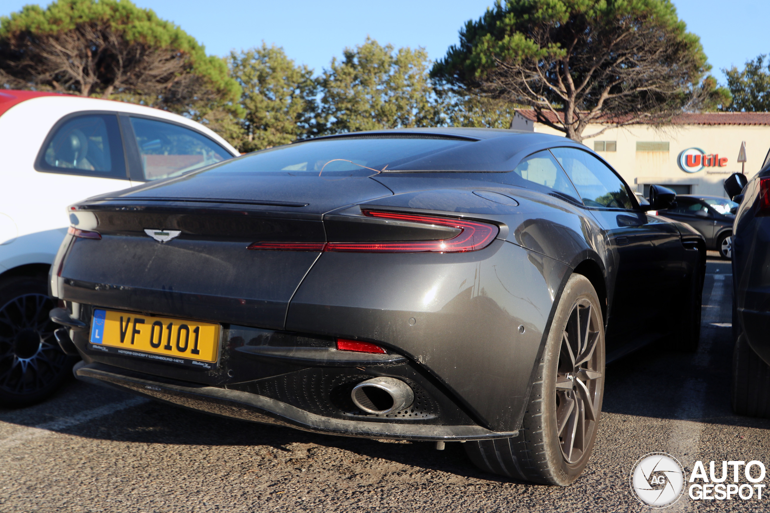 Aston Martin DB11 Launch Edition