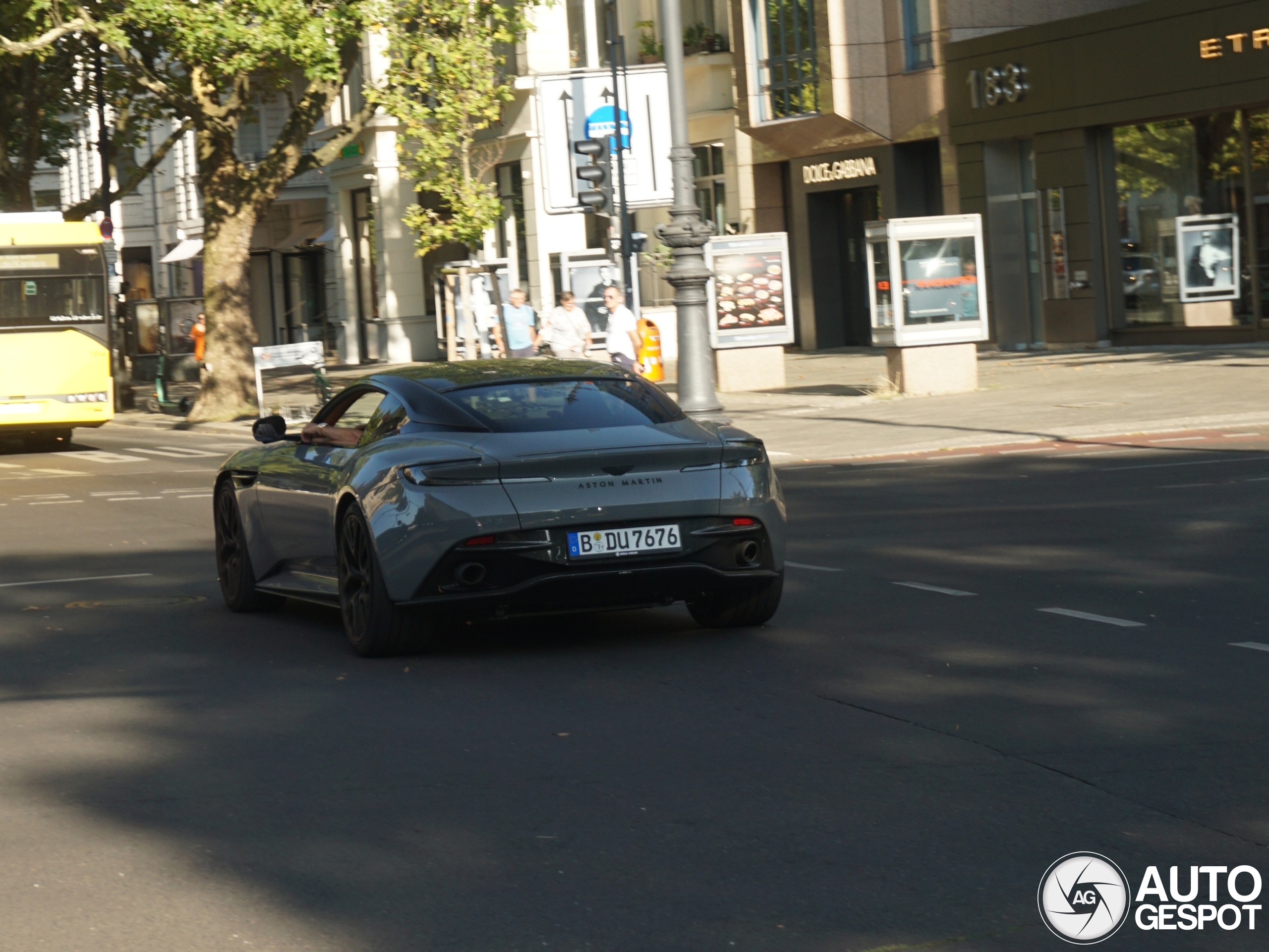 Aston Martin DB12