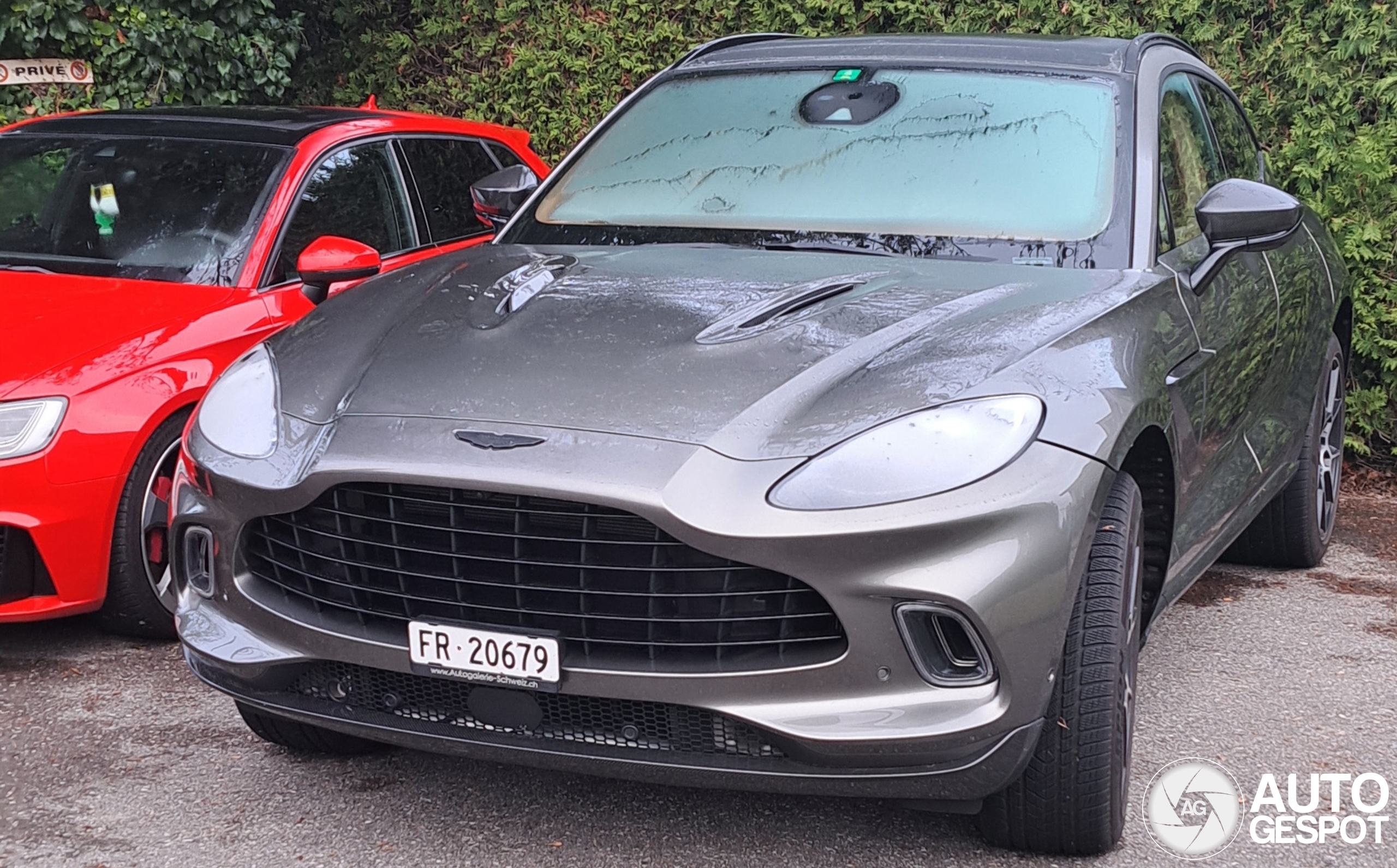 Aston Martin DBX