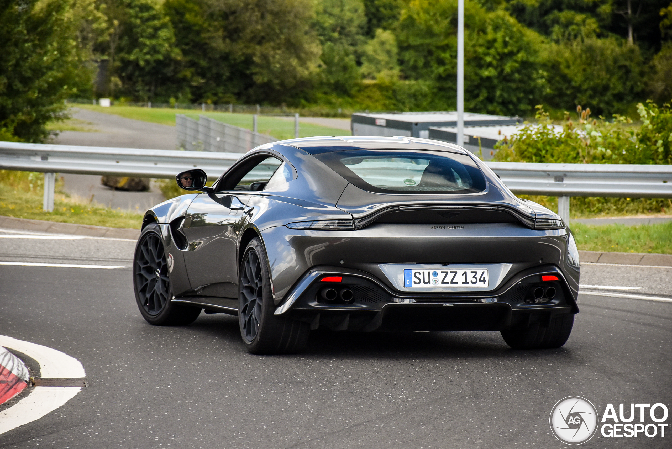 Aston Martin V8 Vantage 2018