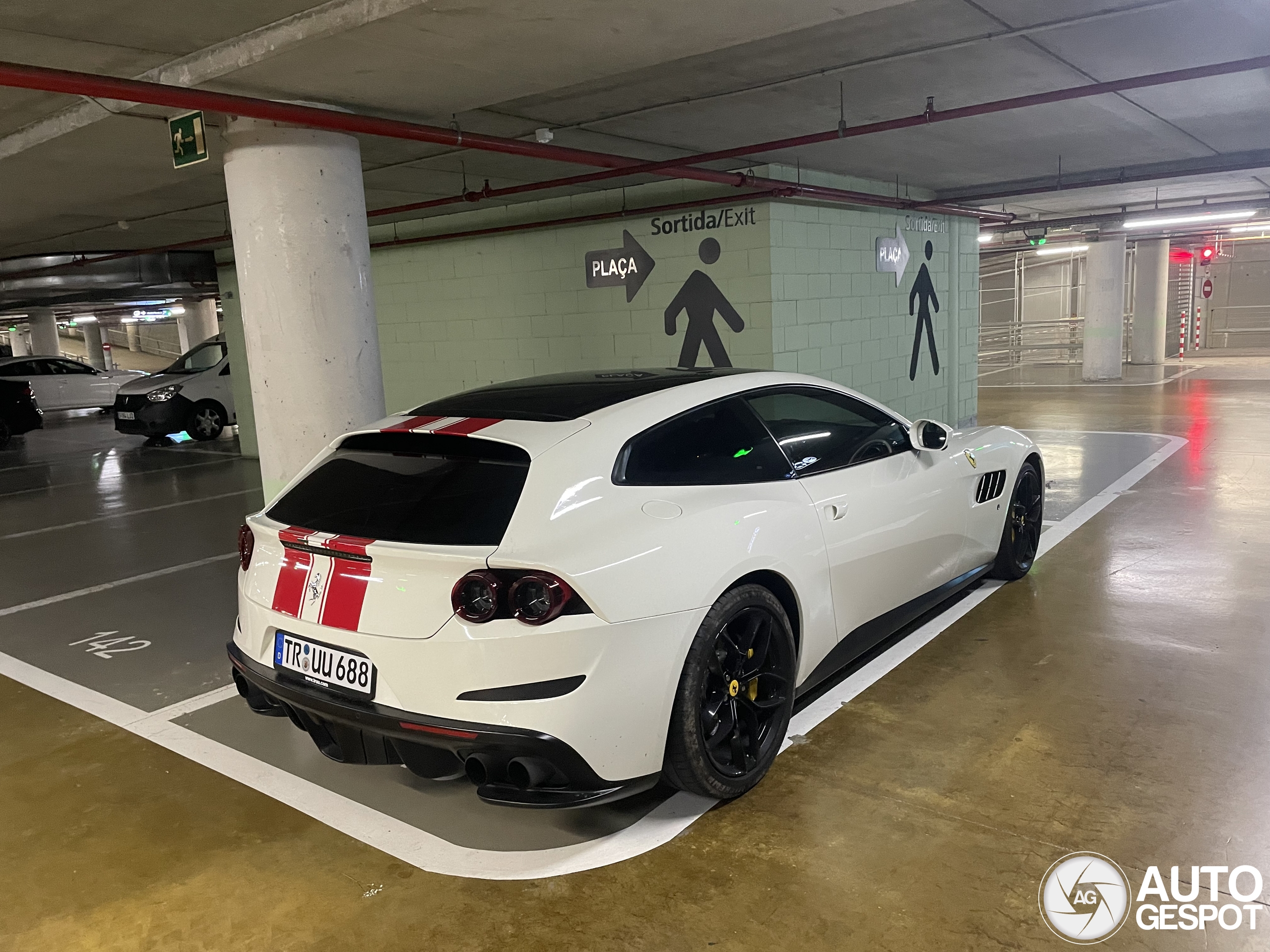 Ferrari GTC4Lusso T