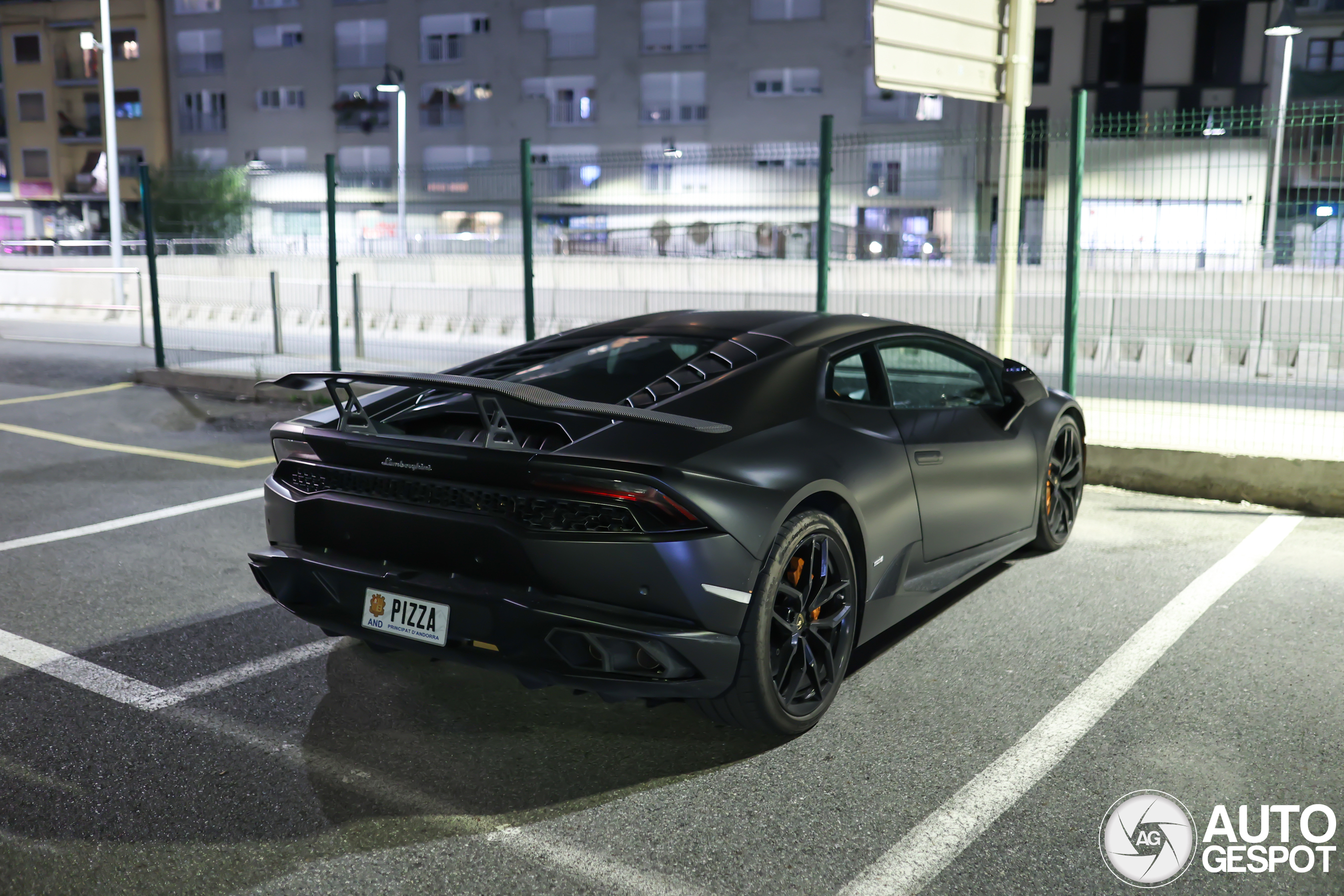 Lamborghini Huracán LP610-4 NERO Design