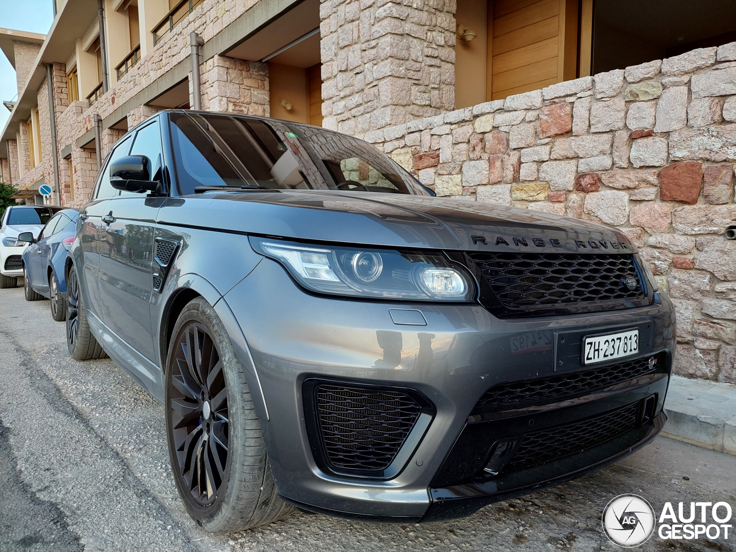 Land Rover Range Rover Sport SVR