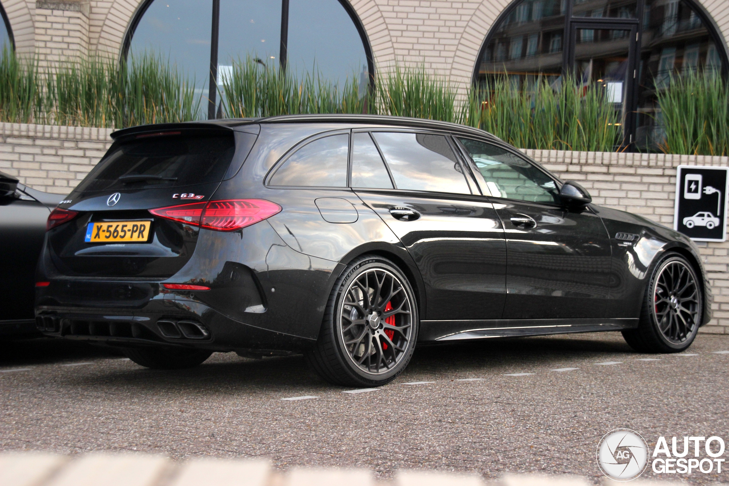 Mercedes-AMG C 63 S E-Performance Estate S206