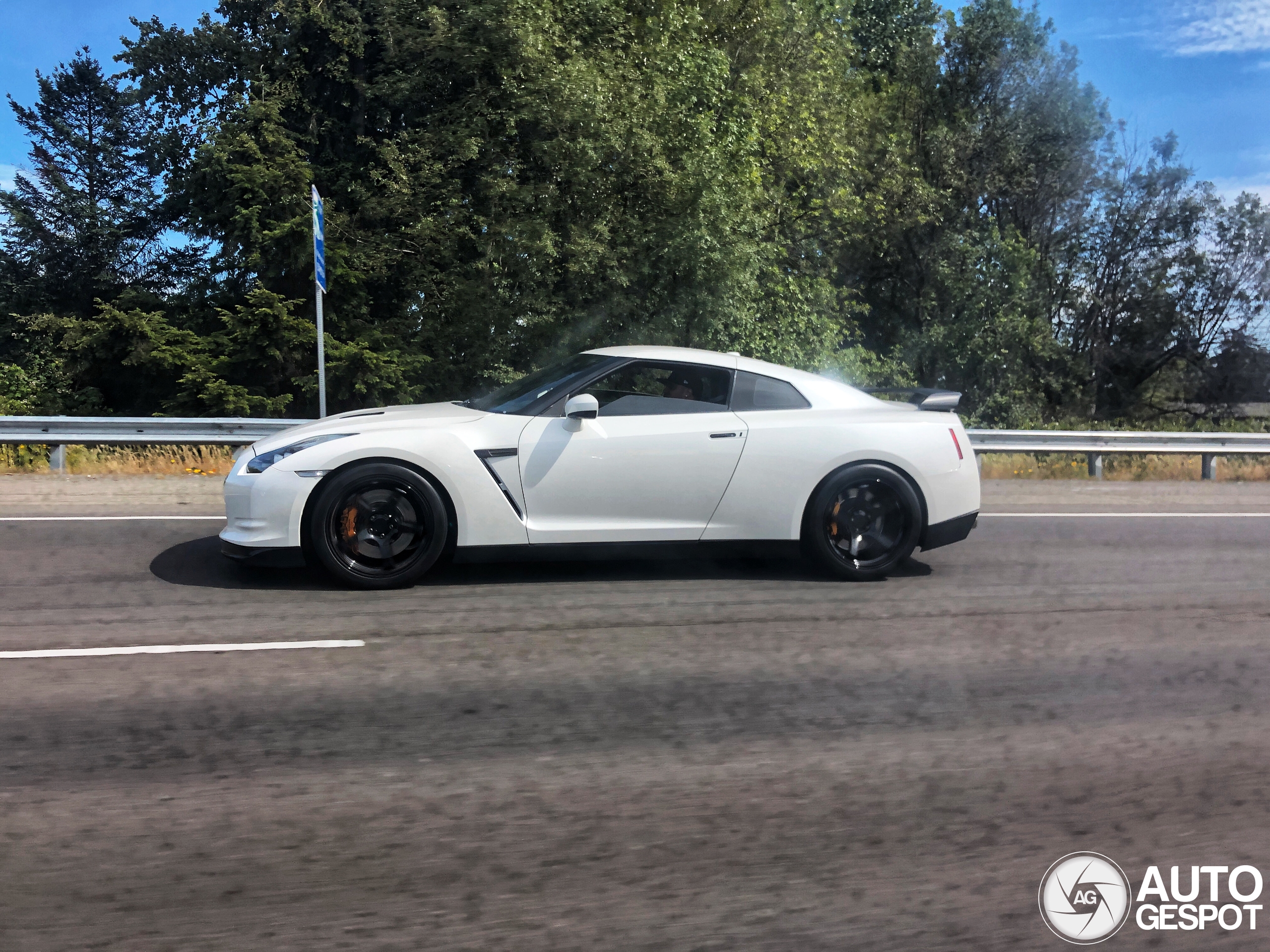 Nissan GT-R