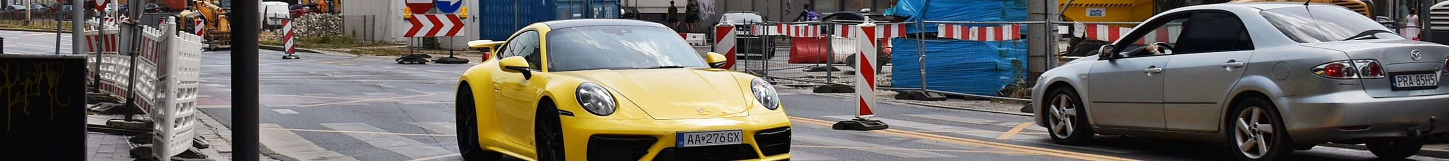 Porsche 992 Carrera 4 GTS