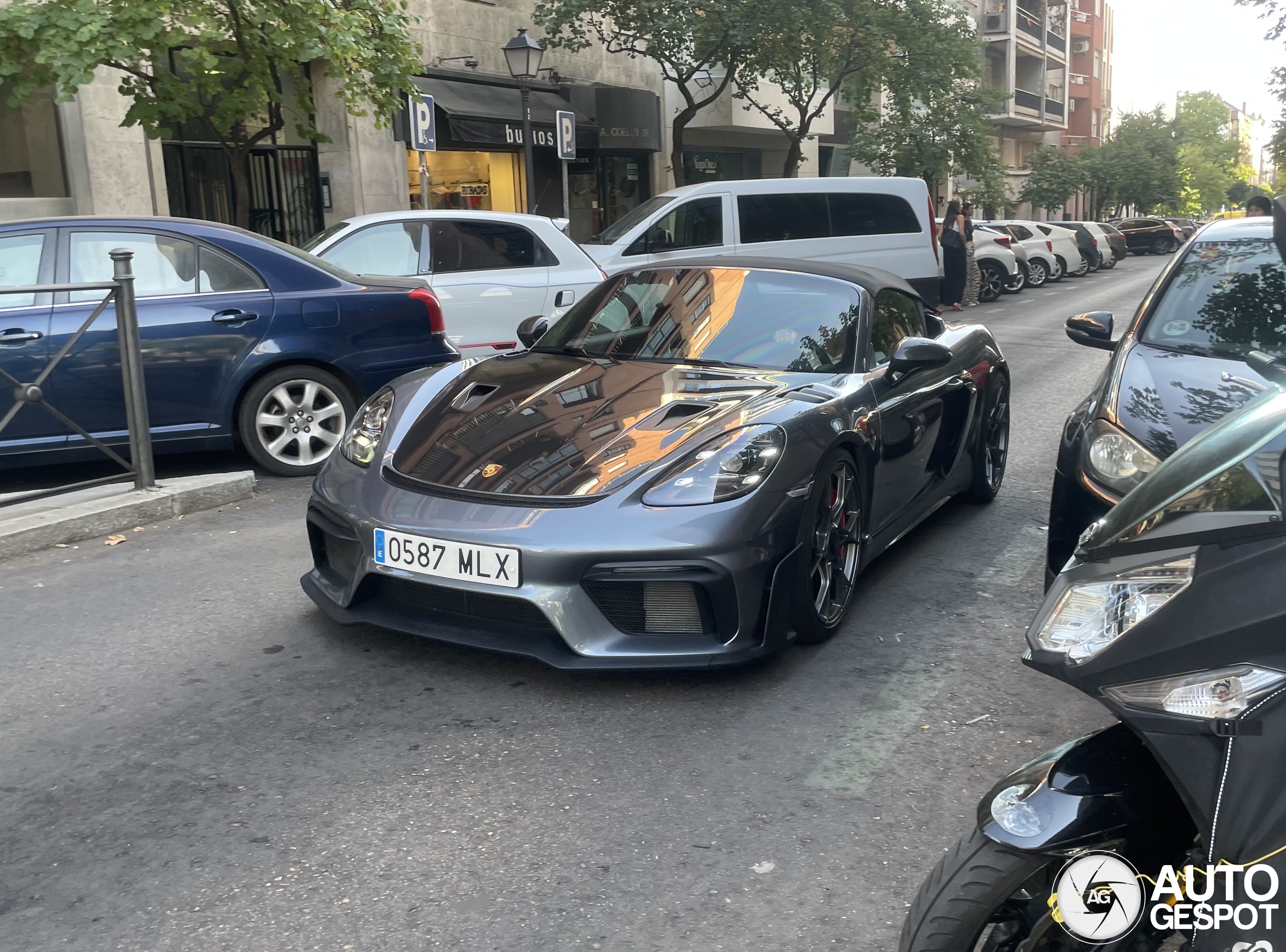 Porsche 718 Spyder RS Weissach Package