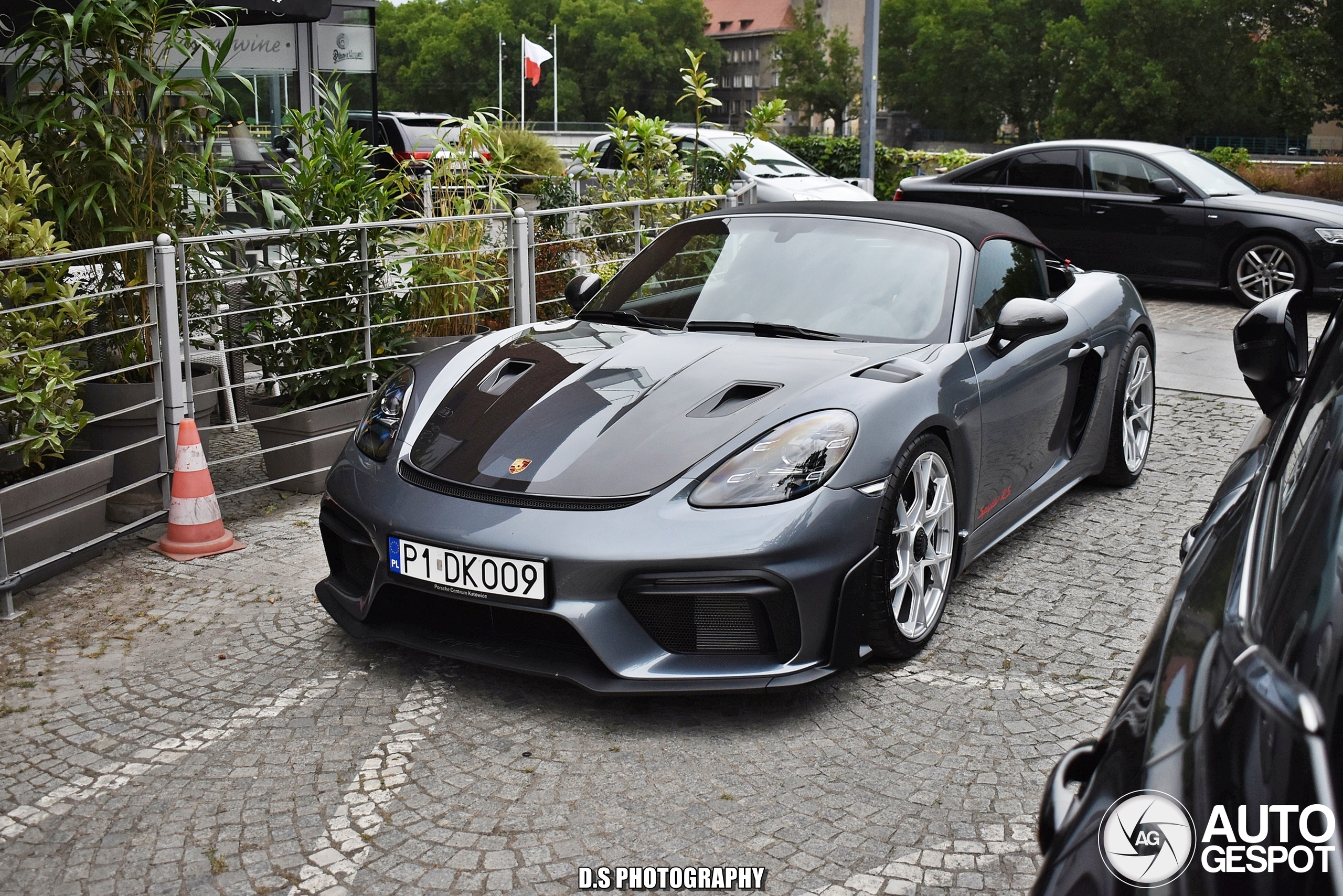 Porsche 718 Spyder RS Weissach Package