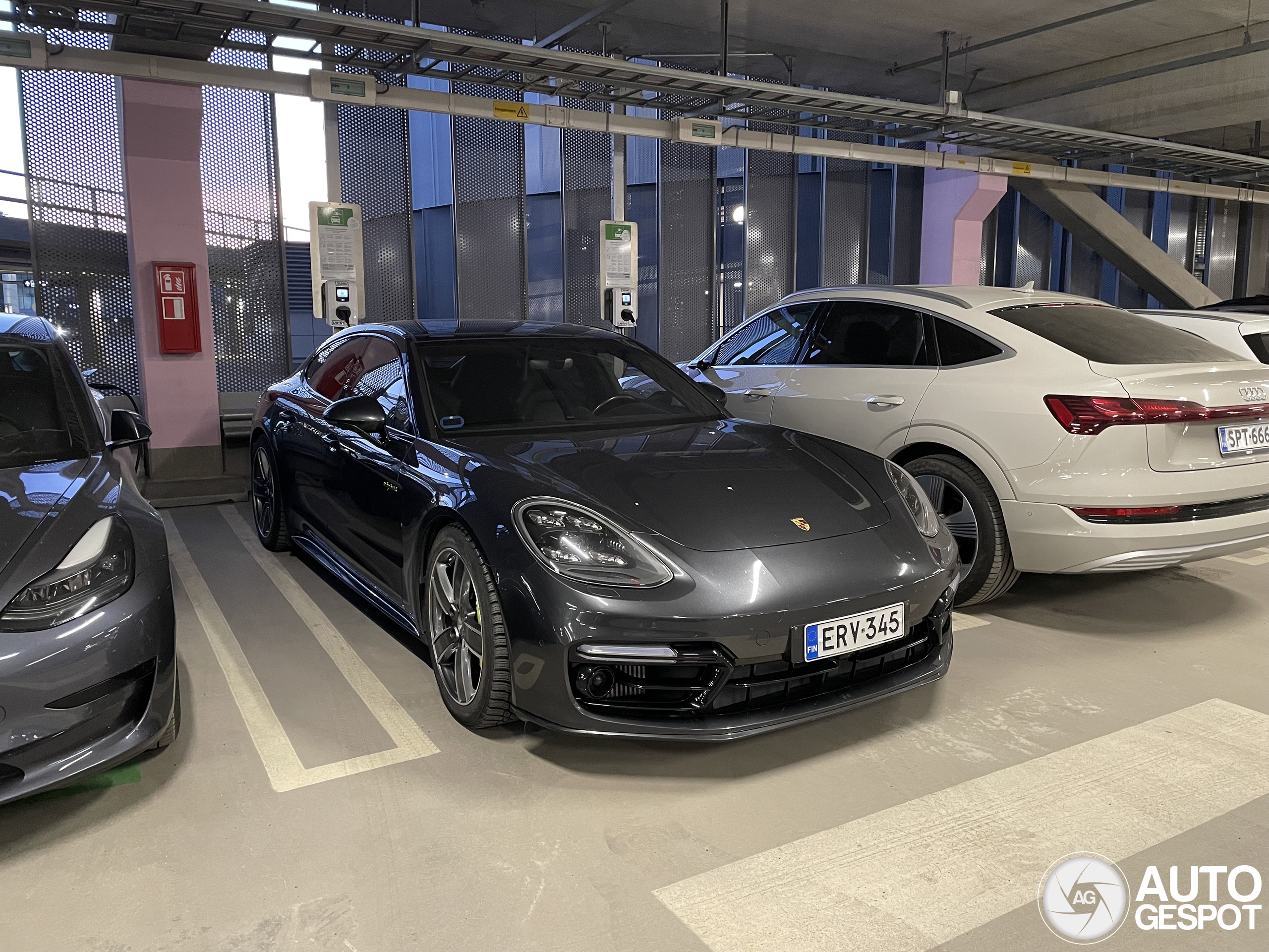 Porsche 971 Panamera Turbo S E-Hybrid