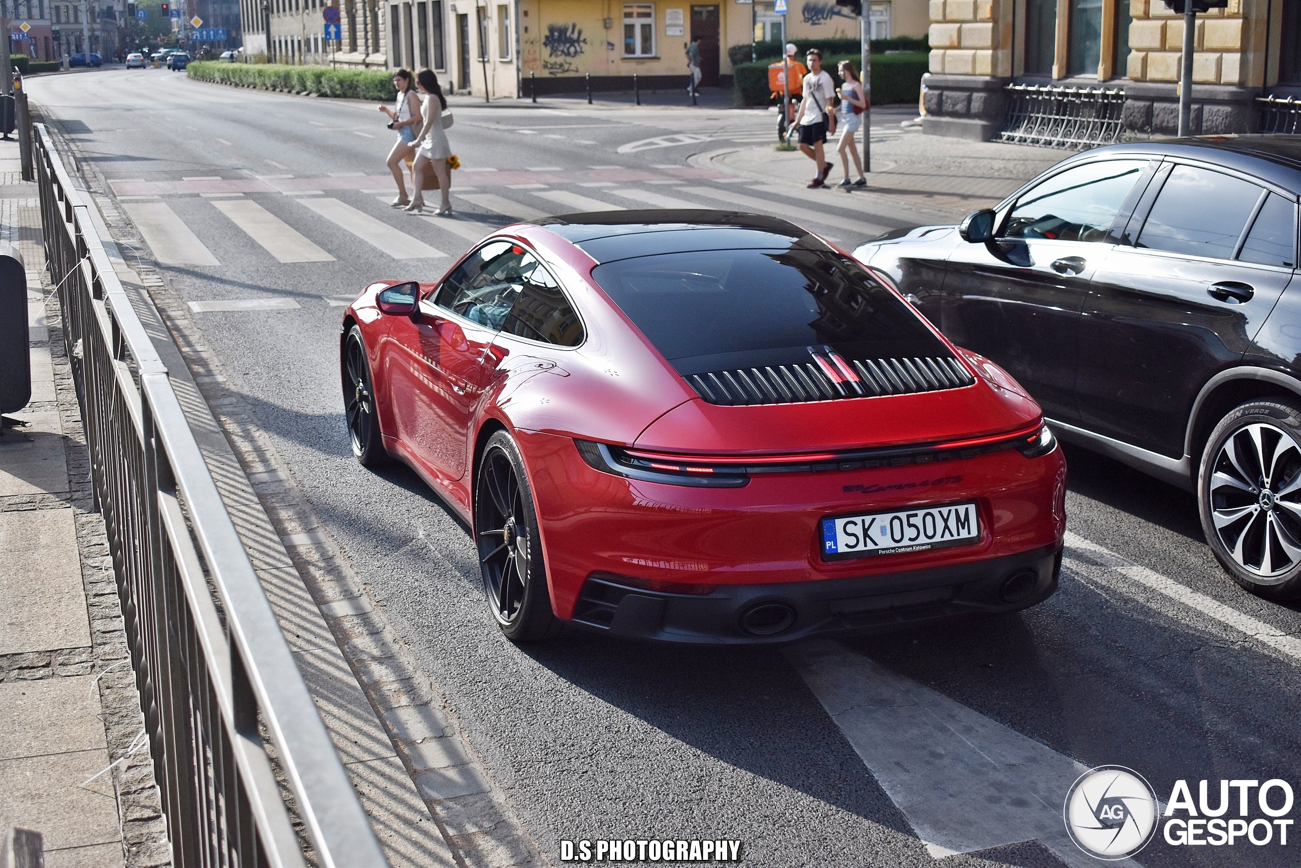 Porsche 992 Carrera 4 GTS