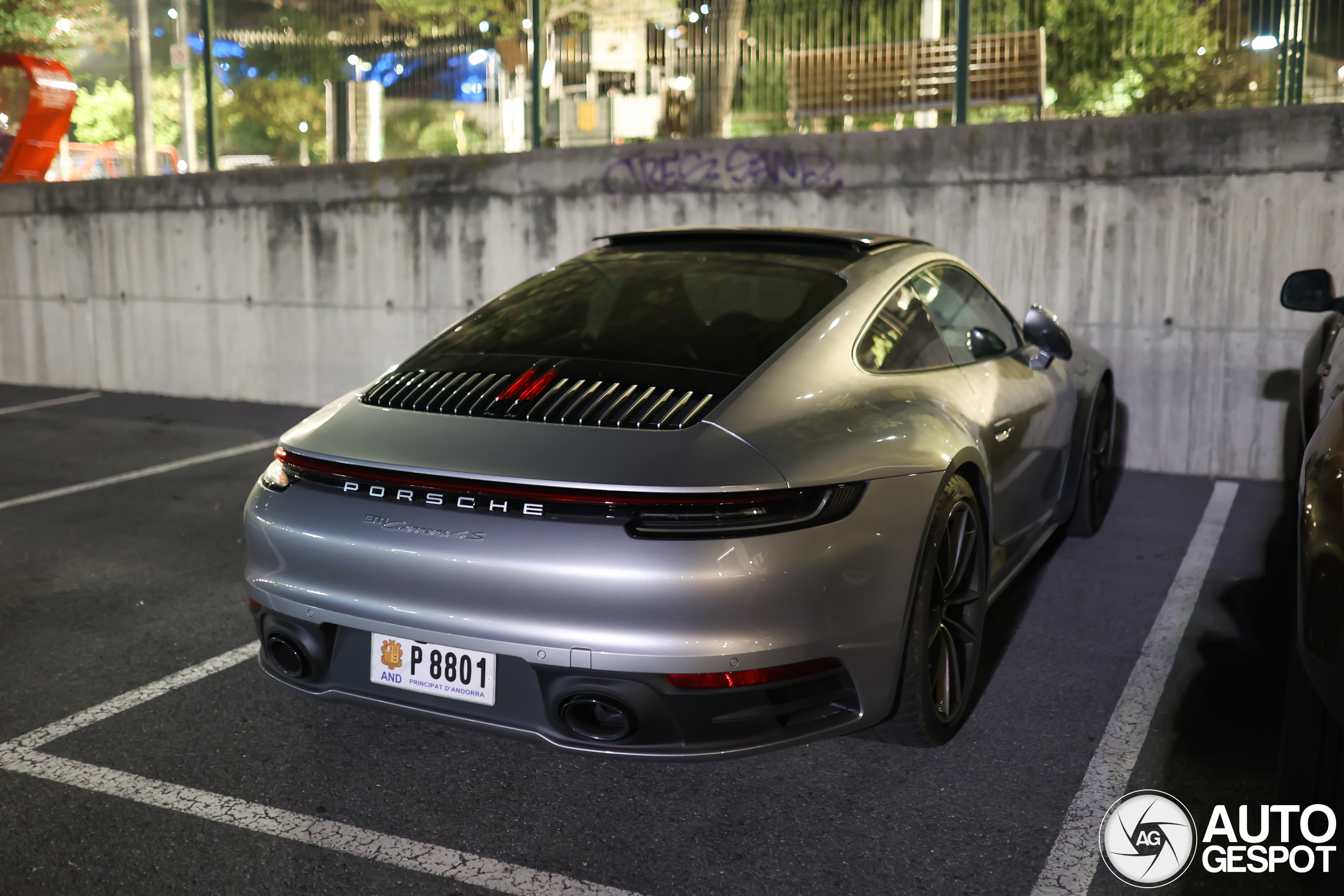 Porsche 992 Carrera 4S