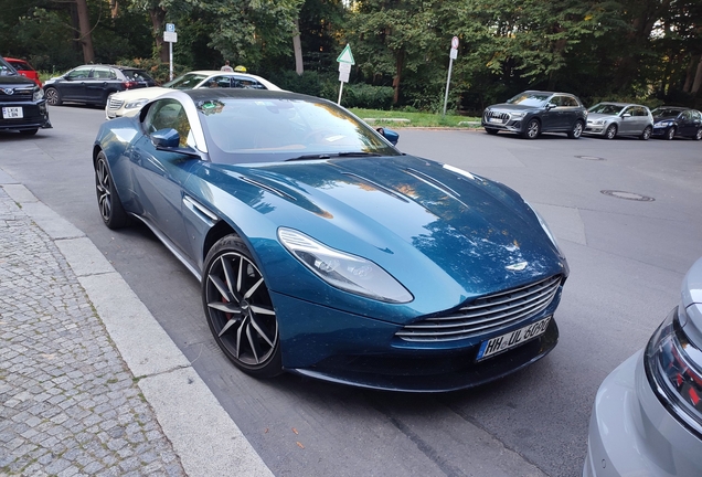 Aston Martin DB11