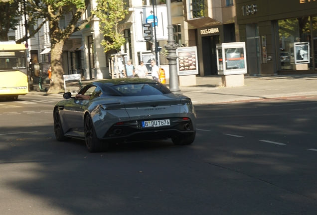 Aston Martin DB12