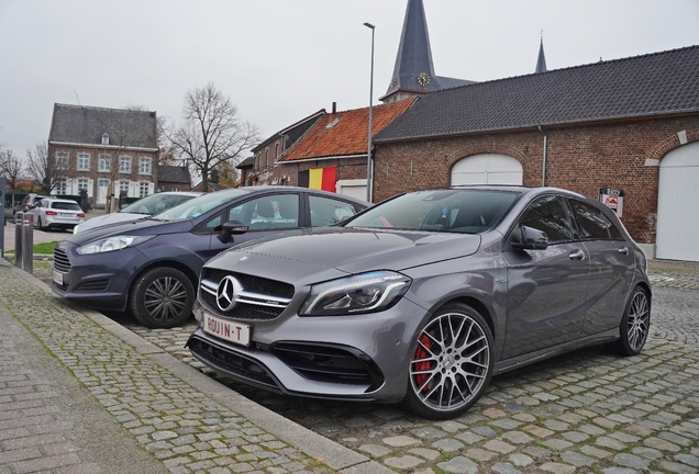 Mercedes-AMG A 45 W176 2015