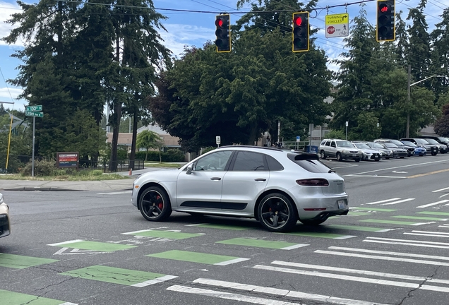 Porsche 95B Macan GTS